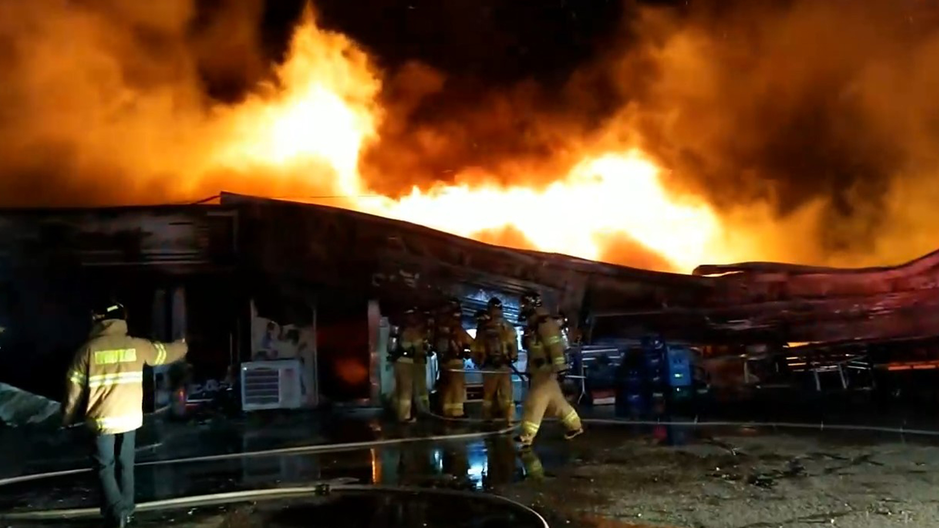 부안 상가 화재로 7곳 전소..1억 5천만 원 피해