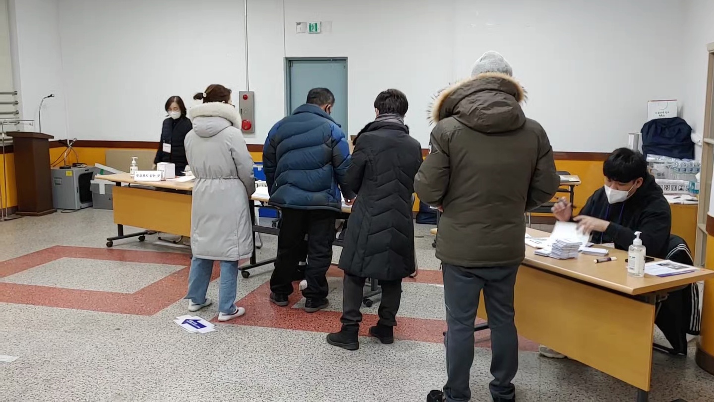 민주당의 '8%' vs 국민의힘의 '30%'