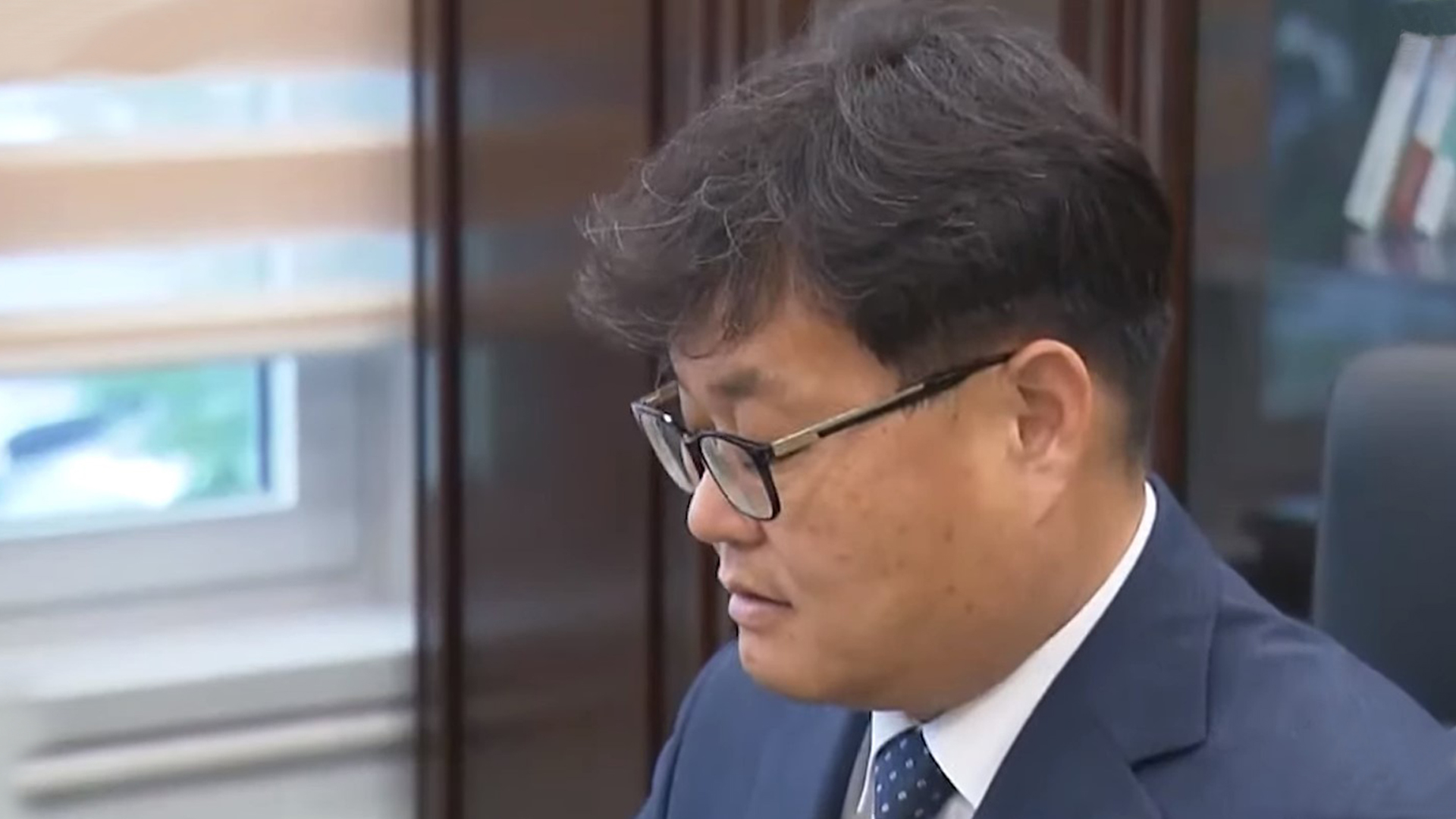 '수상한 땅 거래' 장영수 군수..'사기' 혐의로 검찰 송치