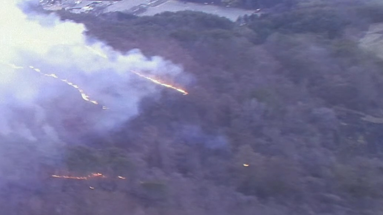무주 덕유산 산불..잔불 진화 작업 재개