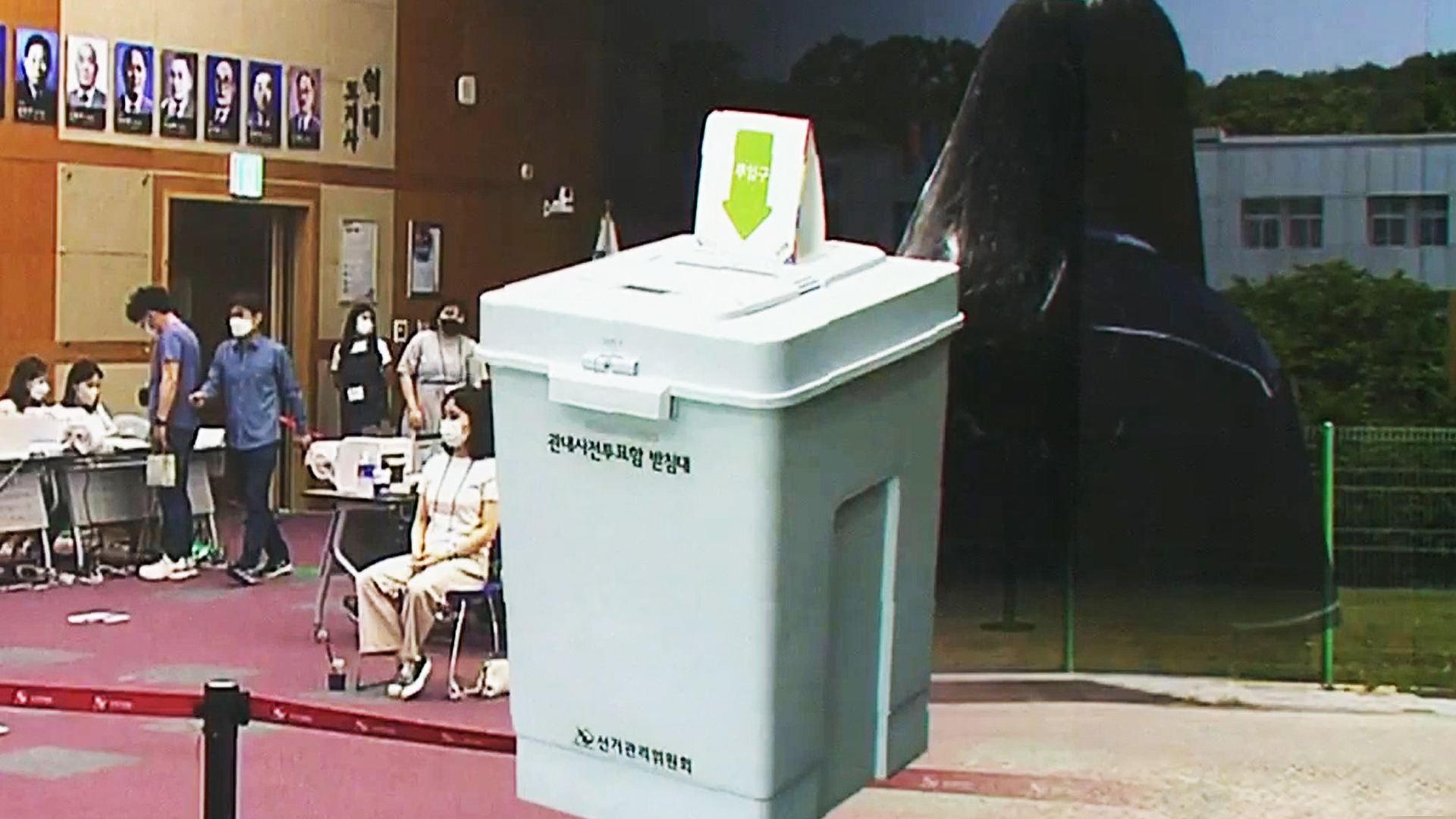 만 18세부터 투표..생애 첫 투표 나선 청소년들