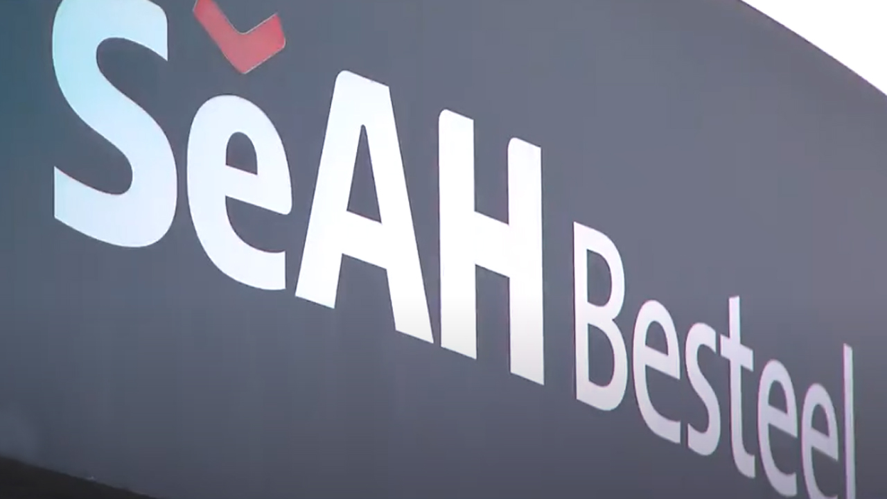 군산 철강공장서 50대 노동자 지게차에 사망..  