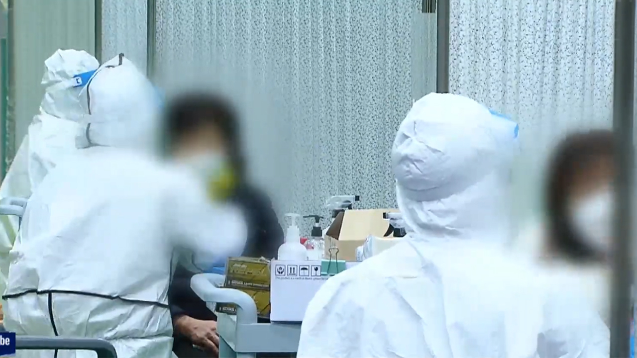 어제(1일) 293명 확진..일주일 연속 세 자릿수