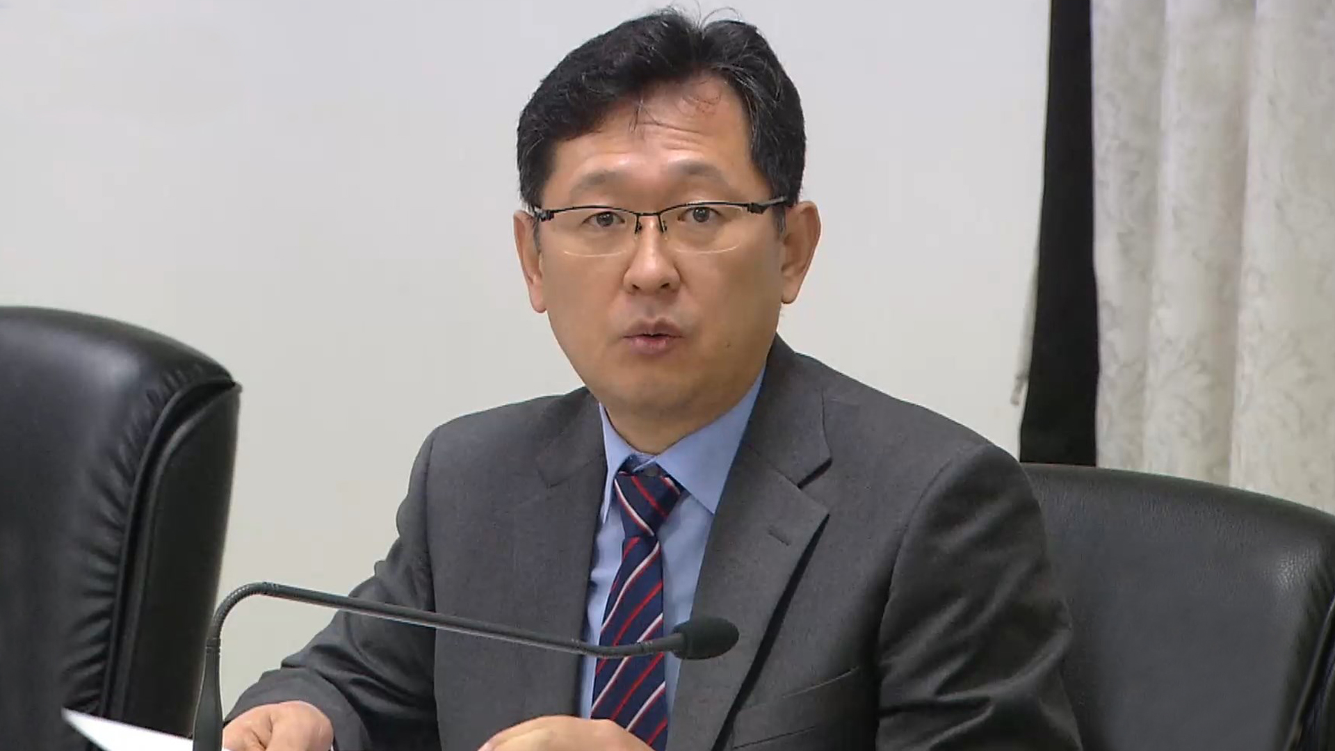 불법 수의계약 이기동 의원.. 민주당 의장 후보 선출
