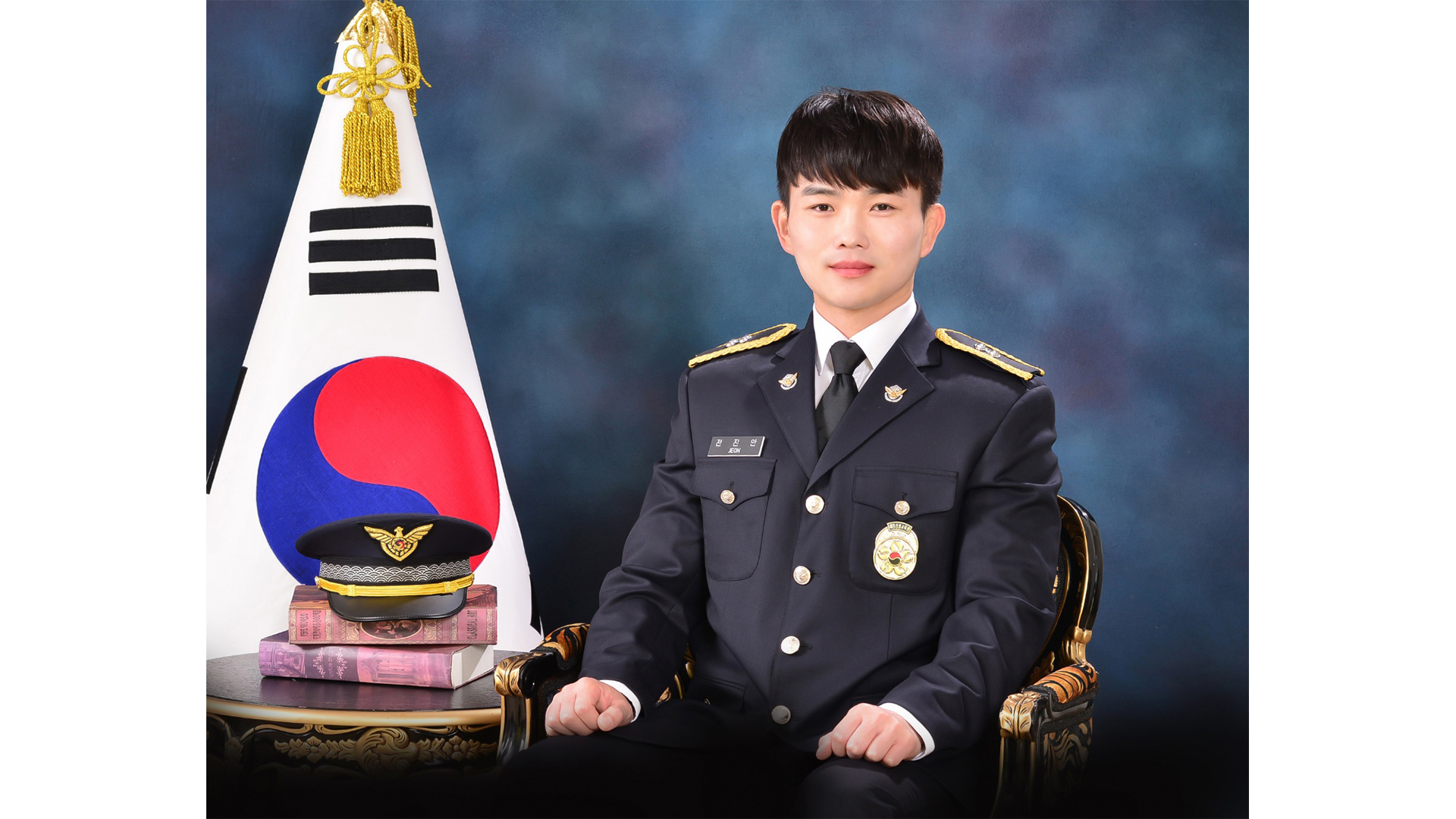 식사하다 쓰러진 60대.. 해경 응급조치로 생명 구해