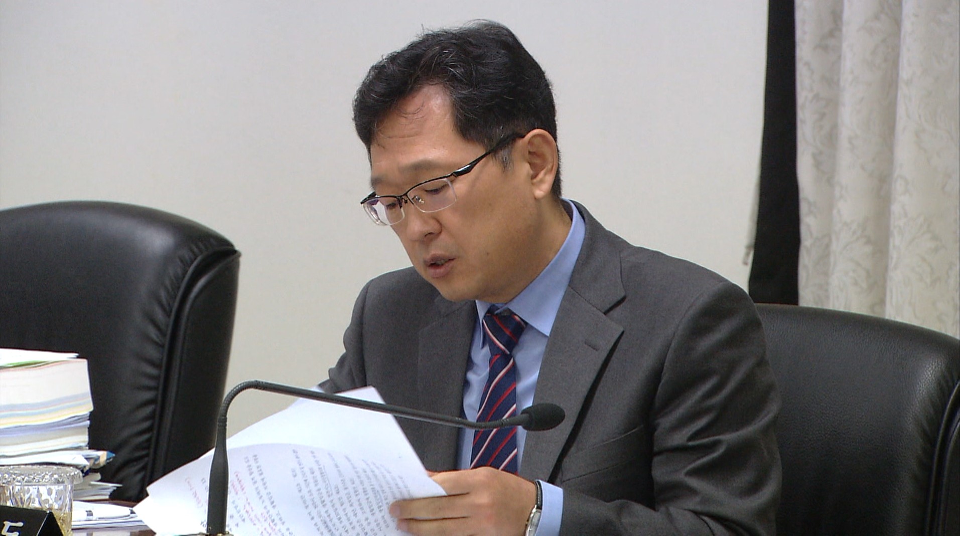 재산 비공개로 법 피했나.. 아버지 지분 비공개