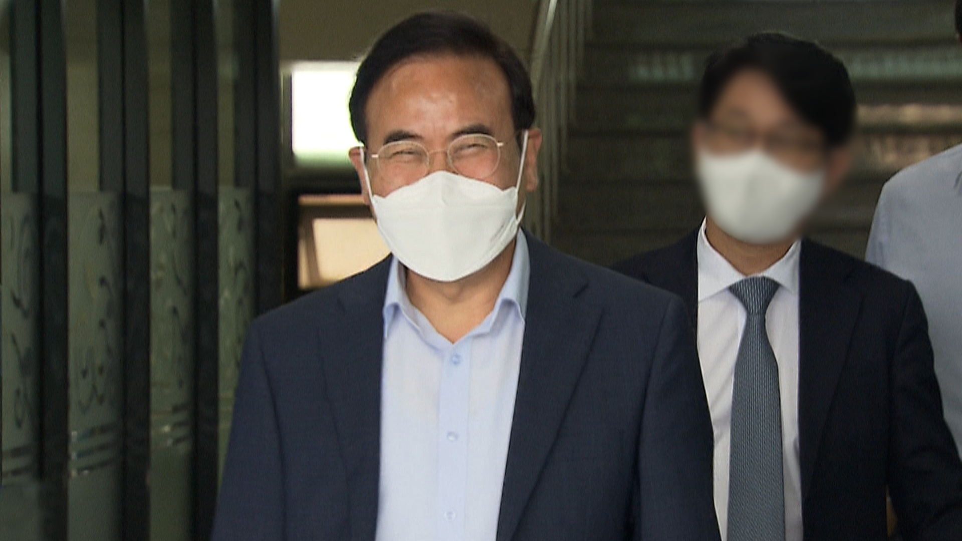 서거석 교육감 소환조사.. 폭행 의혹 재차 부인