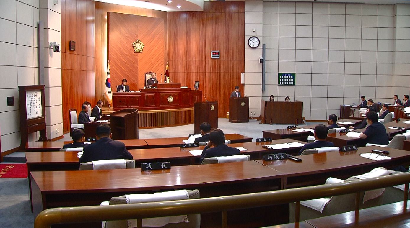 군산시의회 전자투표시스템 도입.. 찬반 표결 공개