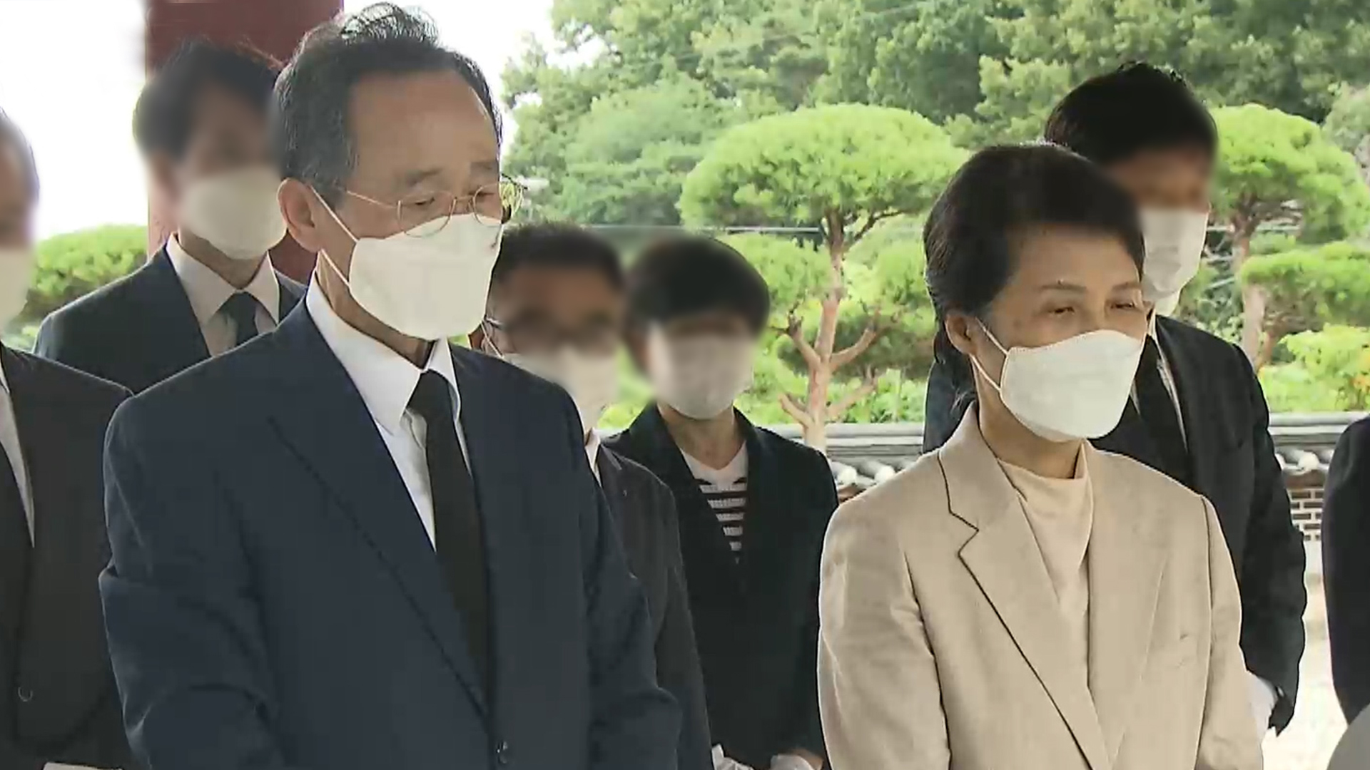 송하진 전 지사 자택 압수수색.. 부인 입건