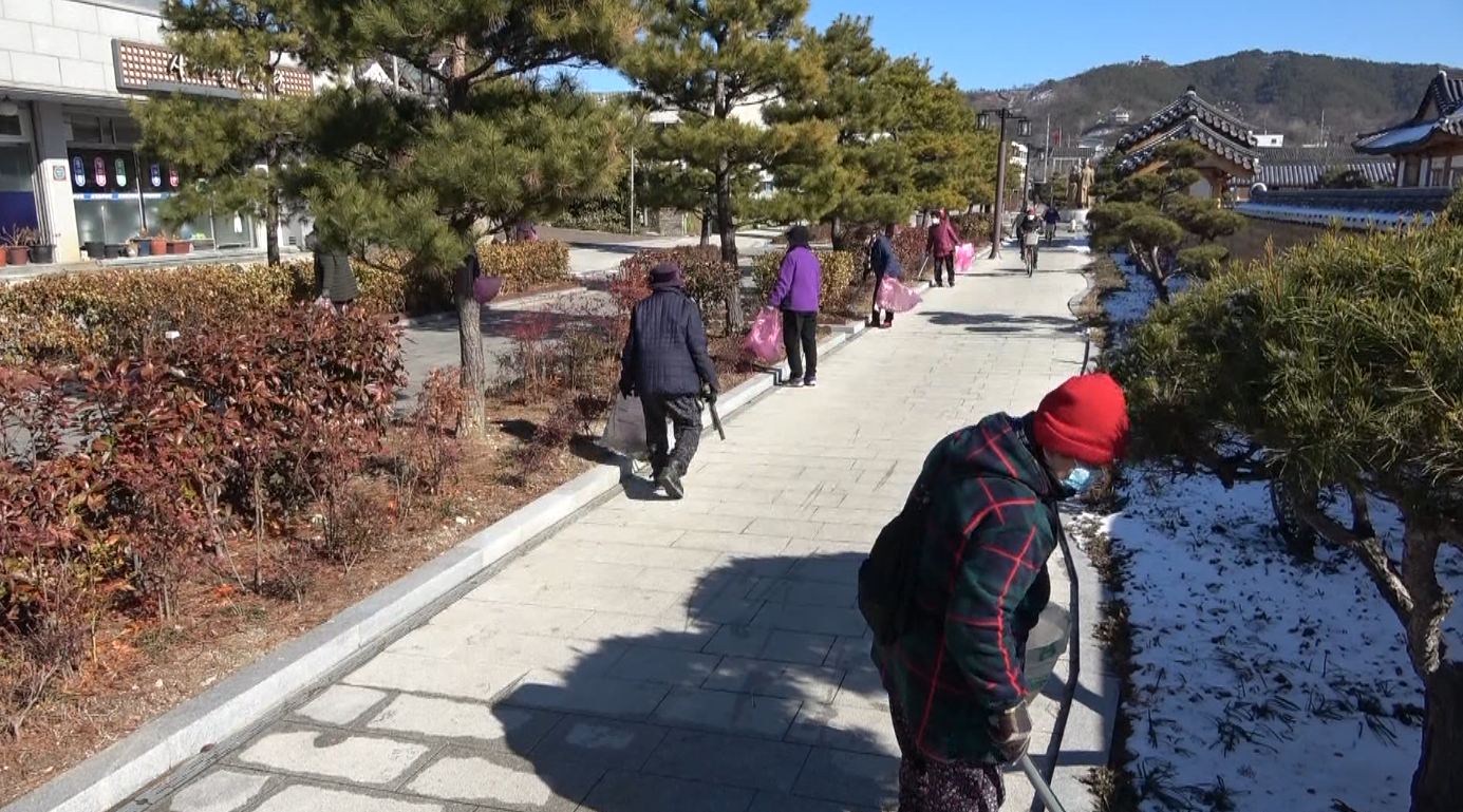 고령층 전체 소득 중 노동 소득 비중 증가