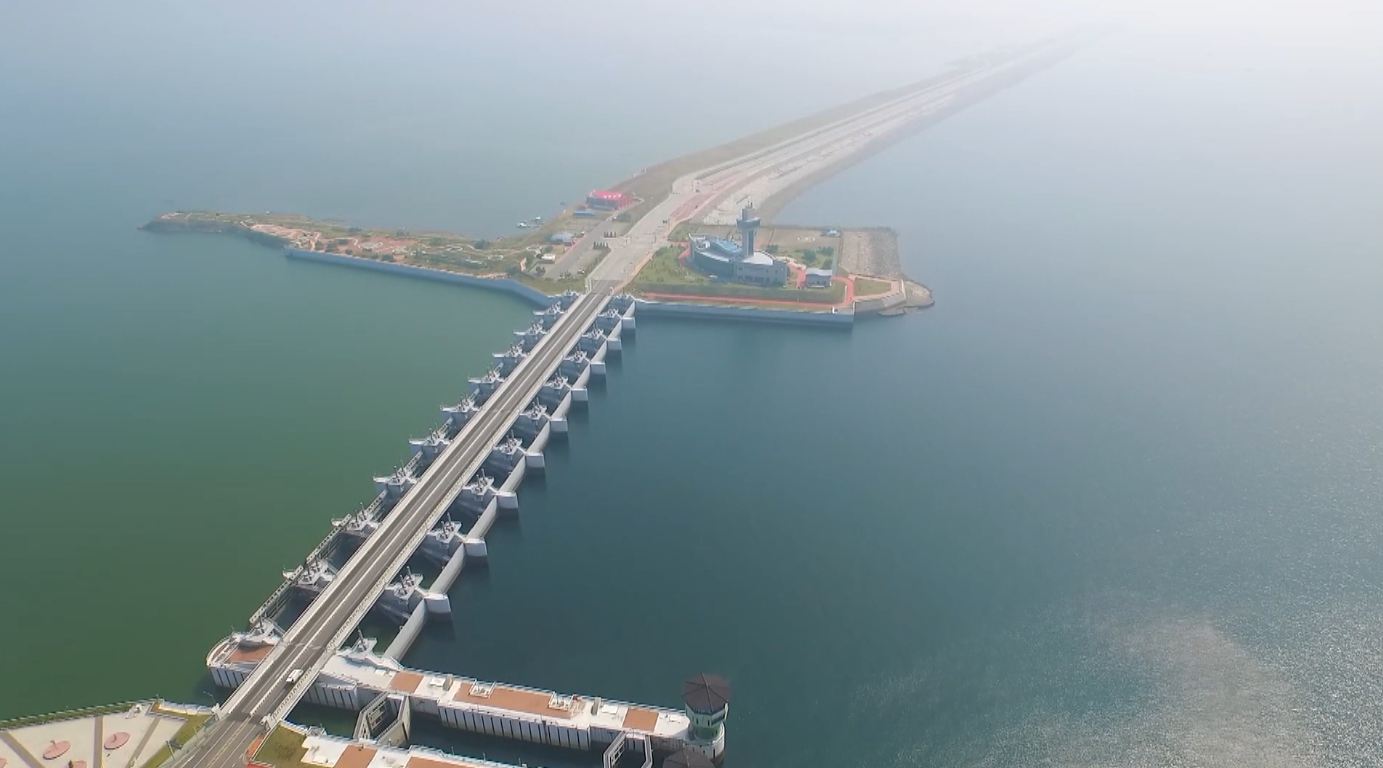 새만금호 수질 다소 개선..