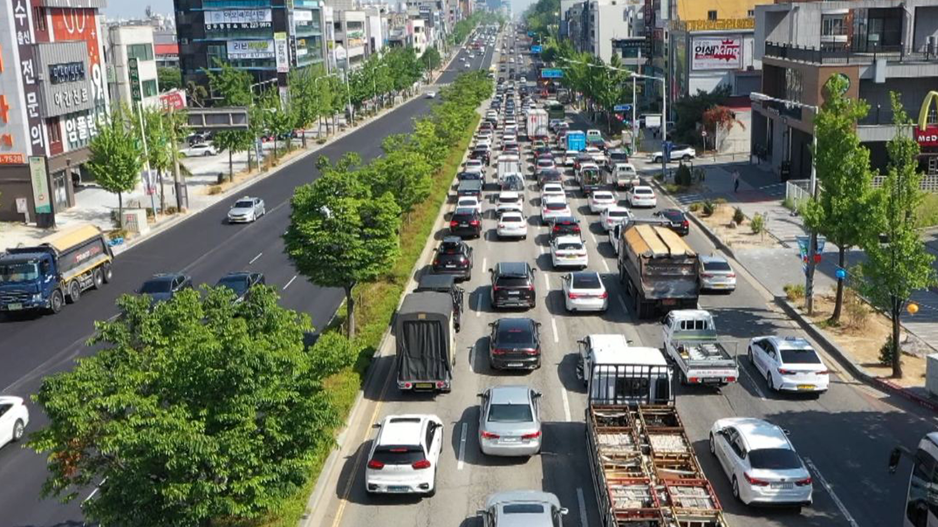 '오락가락 행정에'..설 곳 잃은 백제대로 자전거길