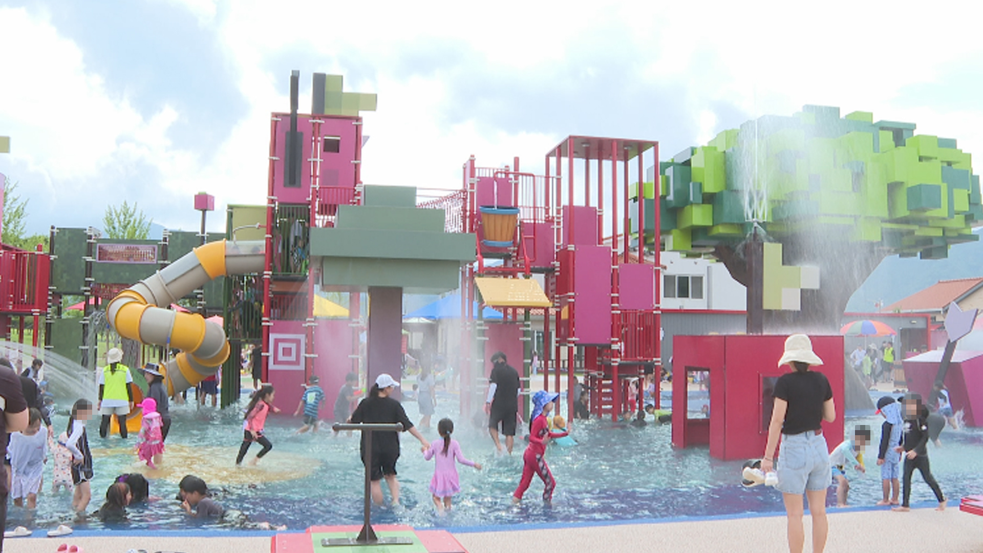 장수 누리파크 발물놀이장 '인기'..