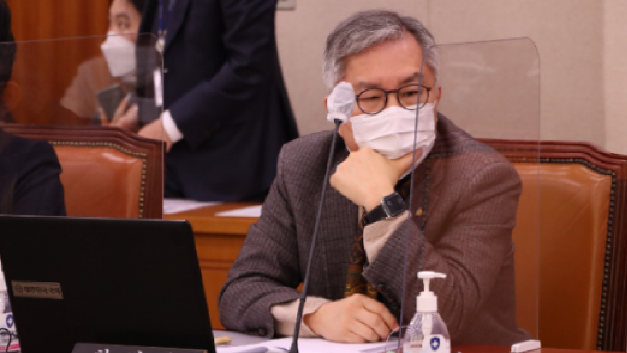 조국 아들 '허위 인턴확인서' 최강욱, 의원직 상실