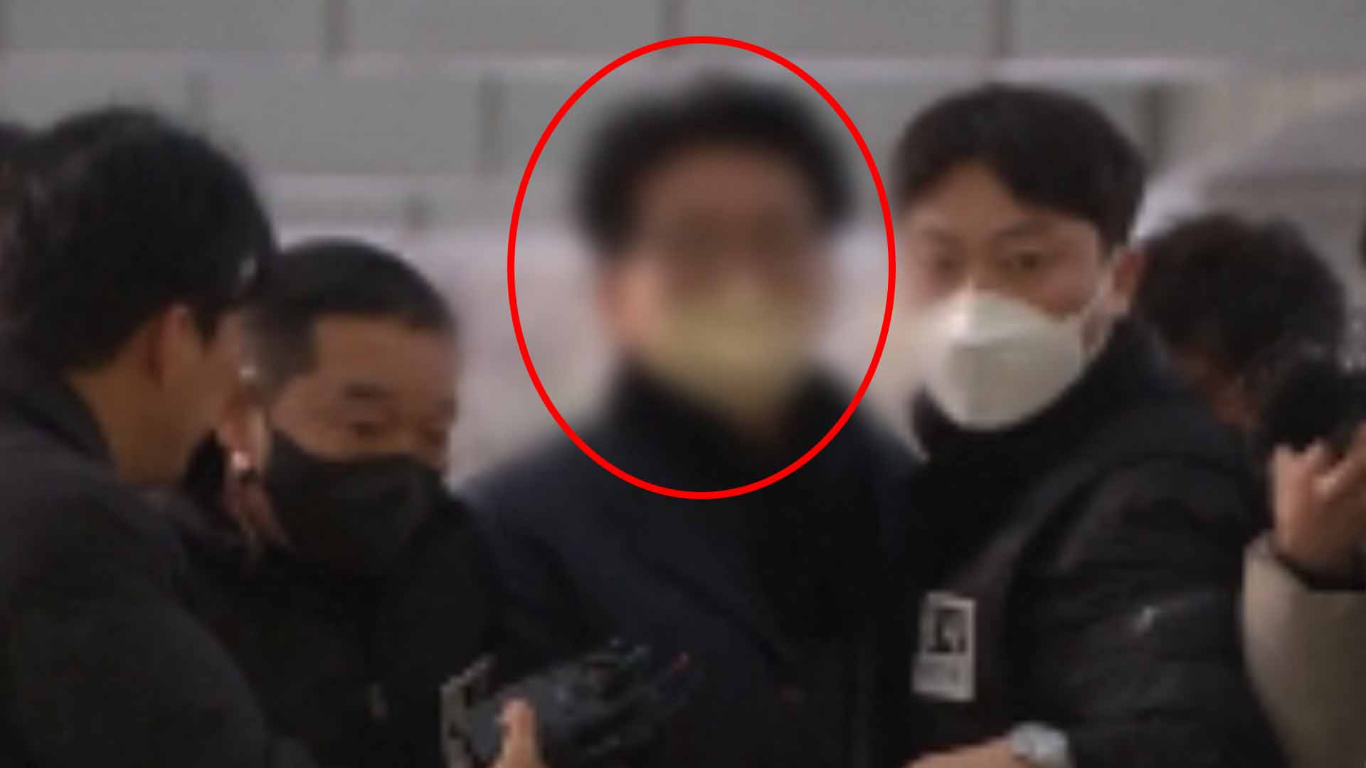 이재명 대표 흉기 습격범, 구속 여부 오늘 결정