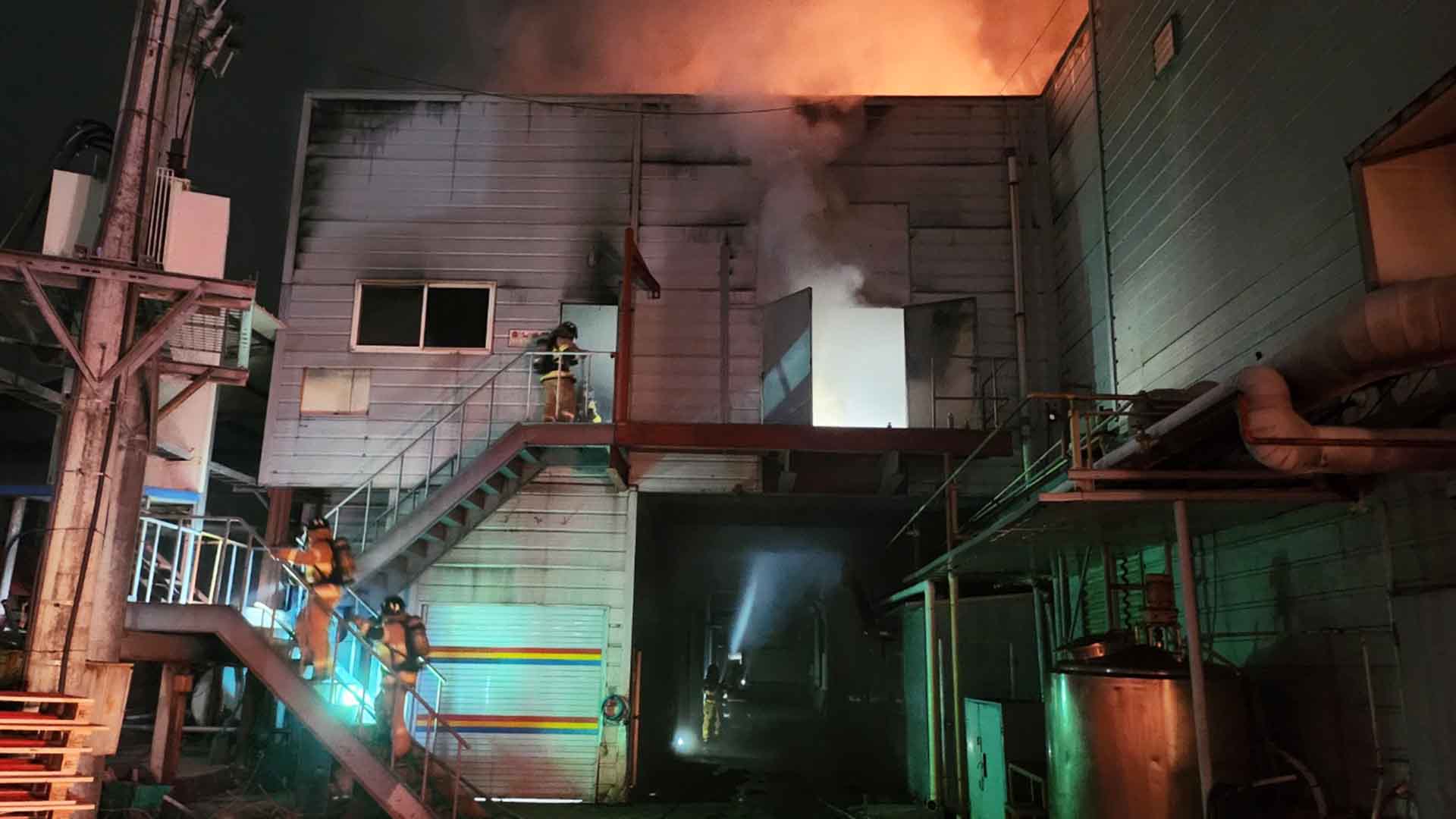 아이스크림 제조공장에서 불..수천만 원 재산피해