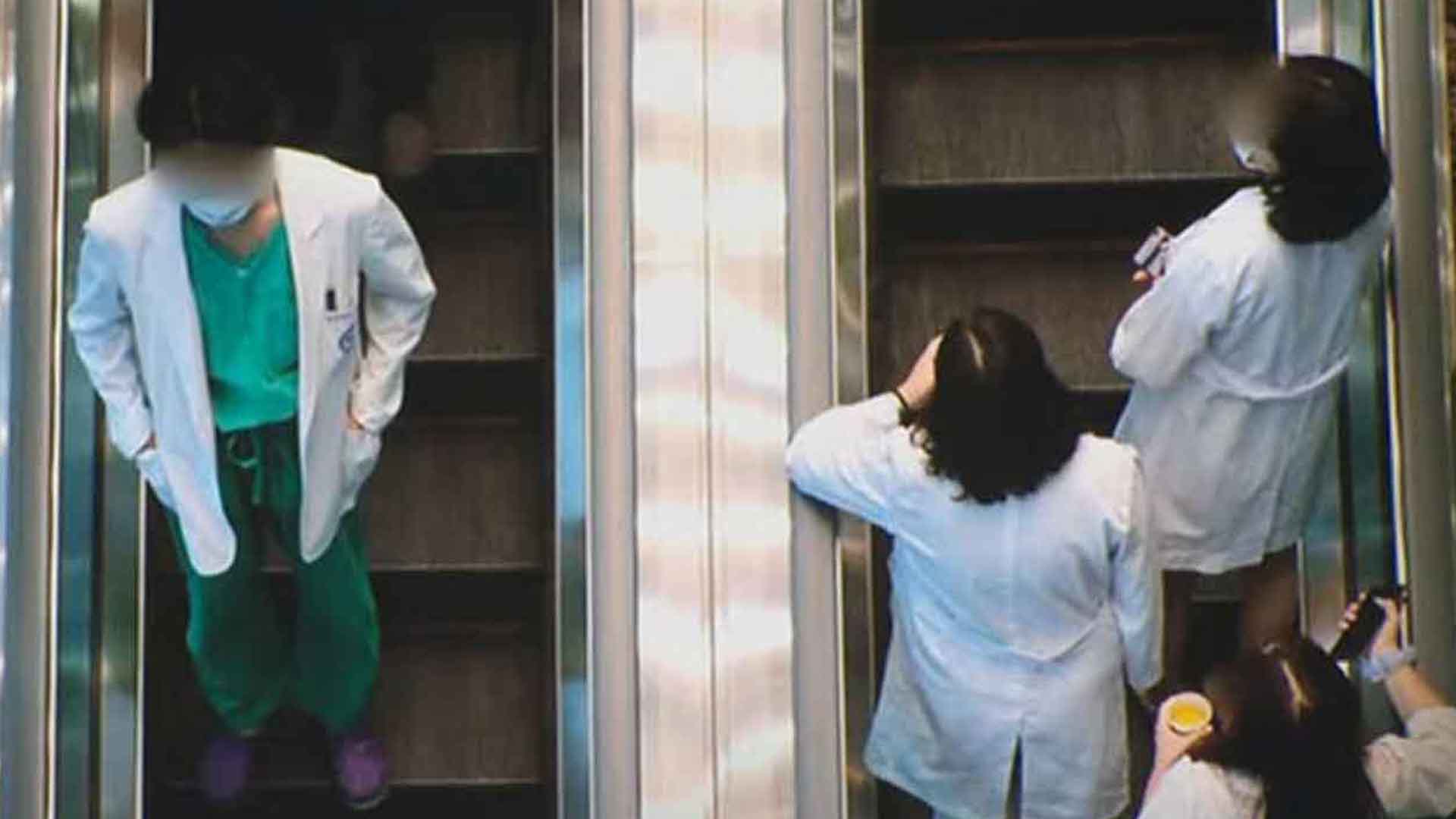 사표 낸 전공의 1만 명 넘었다..'강경 대응 방침 예고'에도 늘어