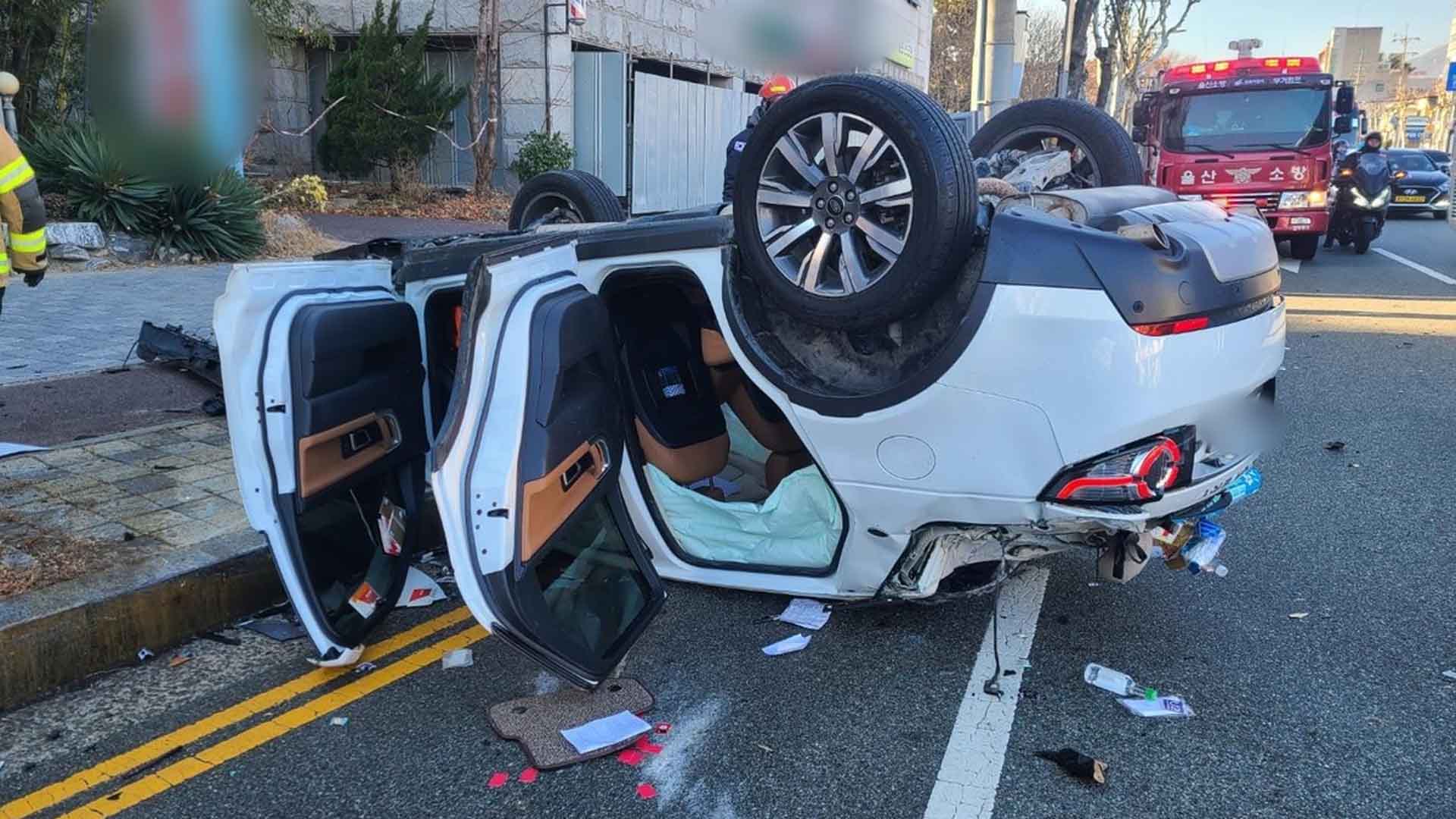 물건 사러간 사이 차량 훔쳐 '역주행'.. 12명 중경상