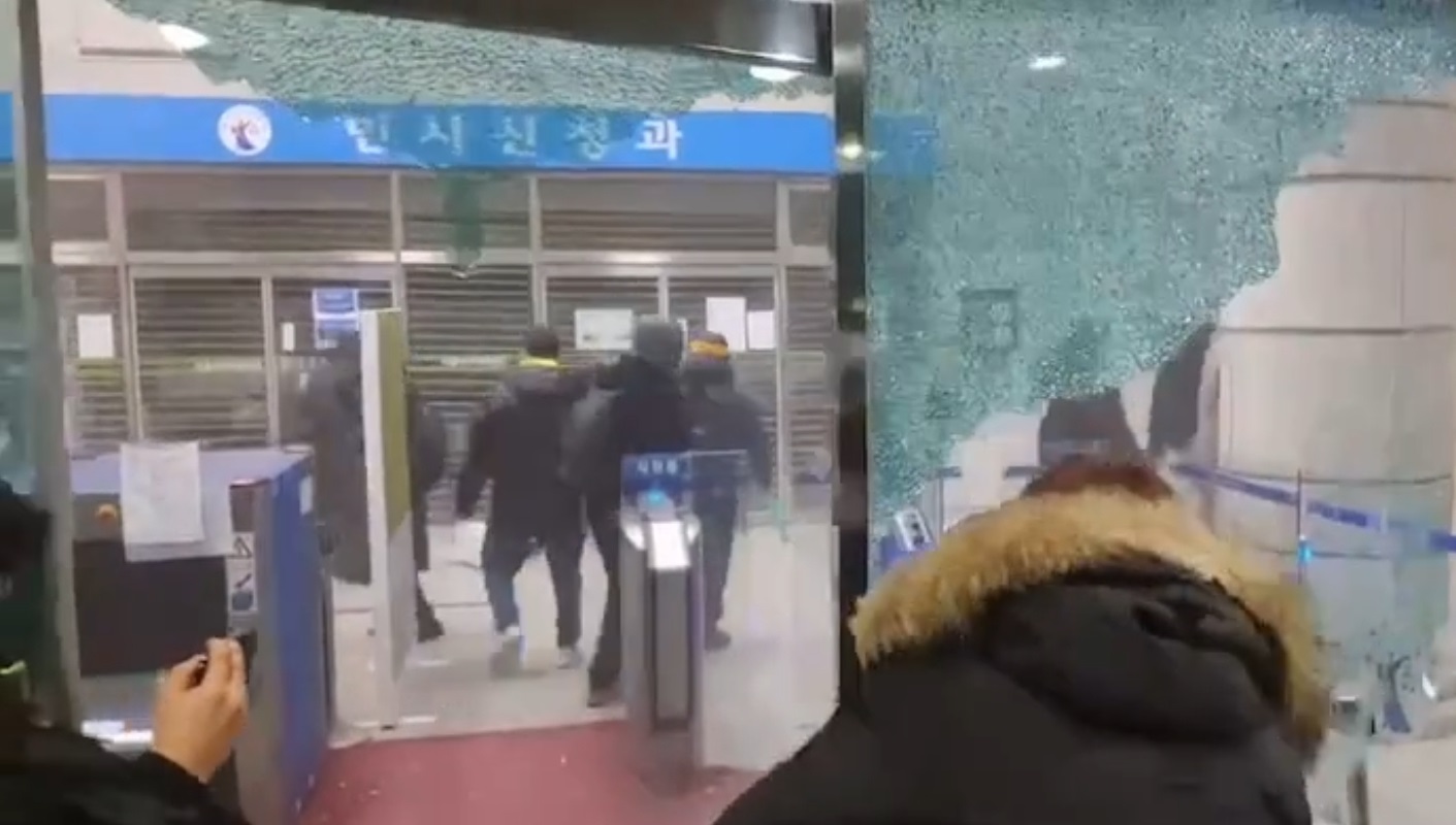 “시위대, 서부지법 영장판사 사무실만 의도적 파손”.. 법원행정처장 답변