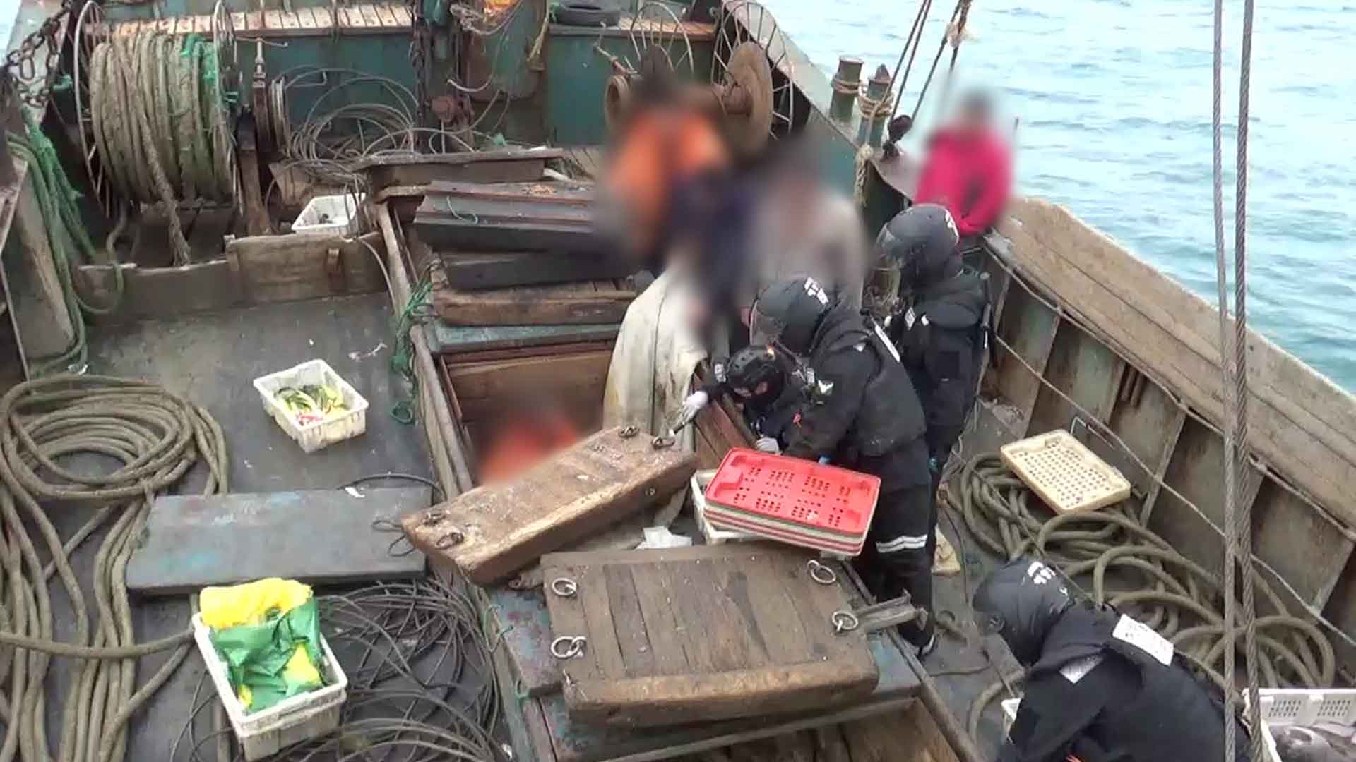 군산해경, 어획량 3분의 1로 줄여 기재한 중국 어선 검거