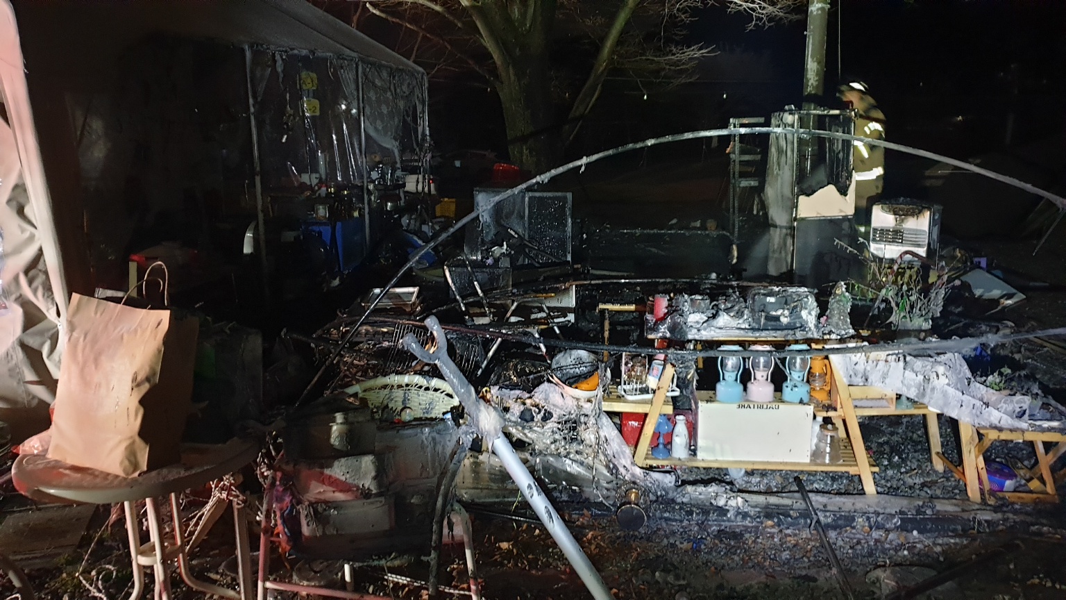 새벽 중 캠핑장 화재로 14살, 6살 자매 중화상