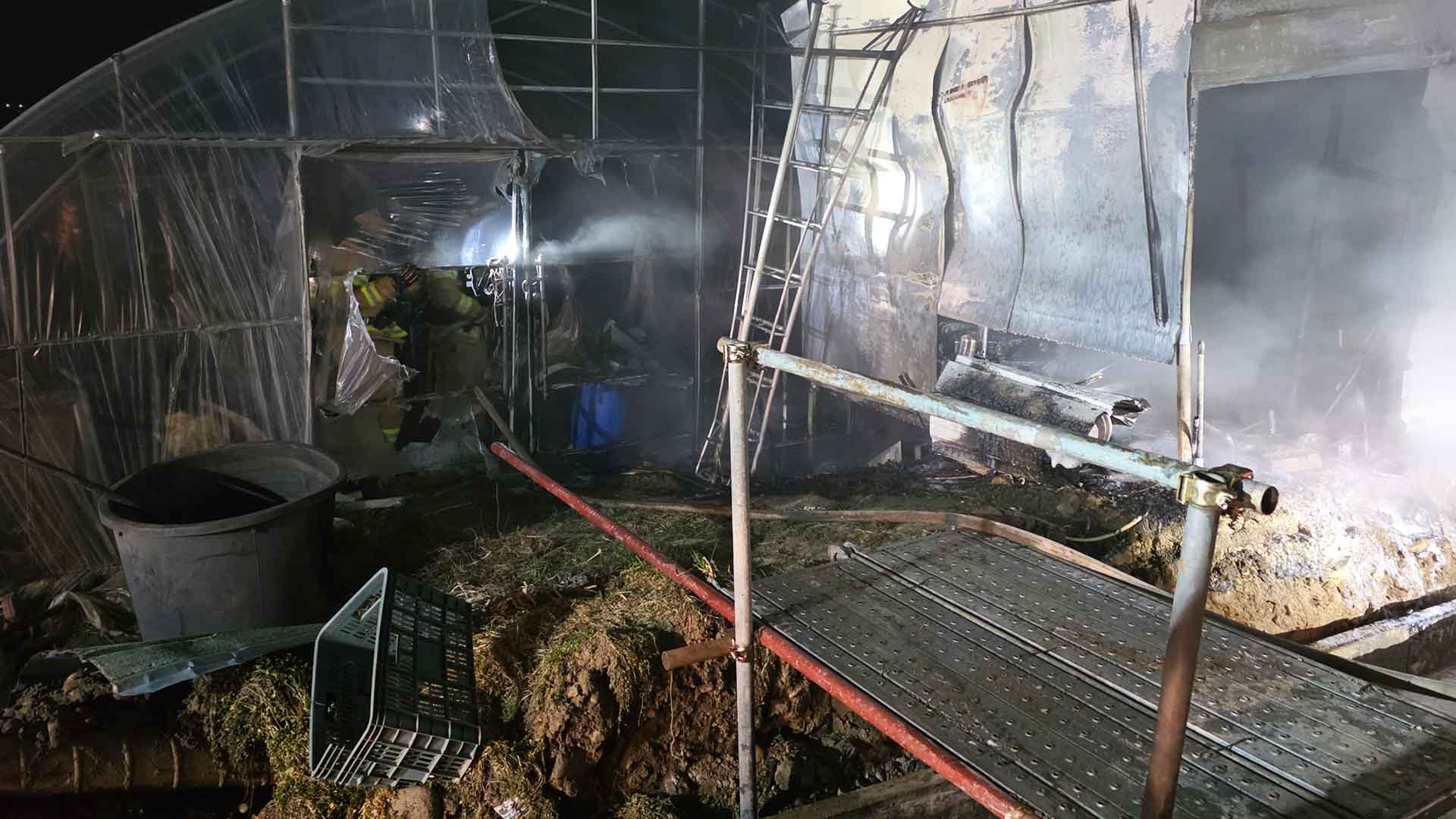 한밤중 농업용 창고에서 불..2천여 만 원 피해