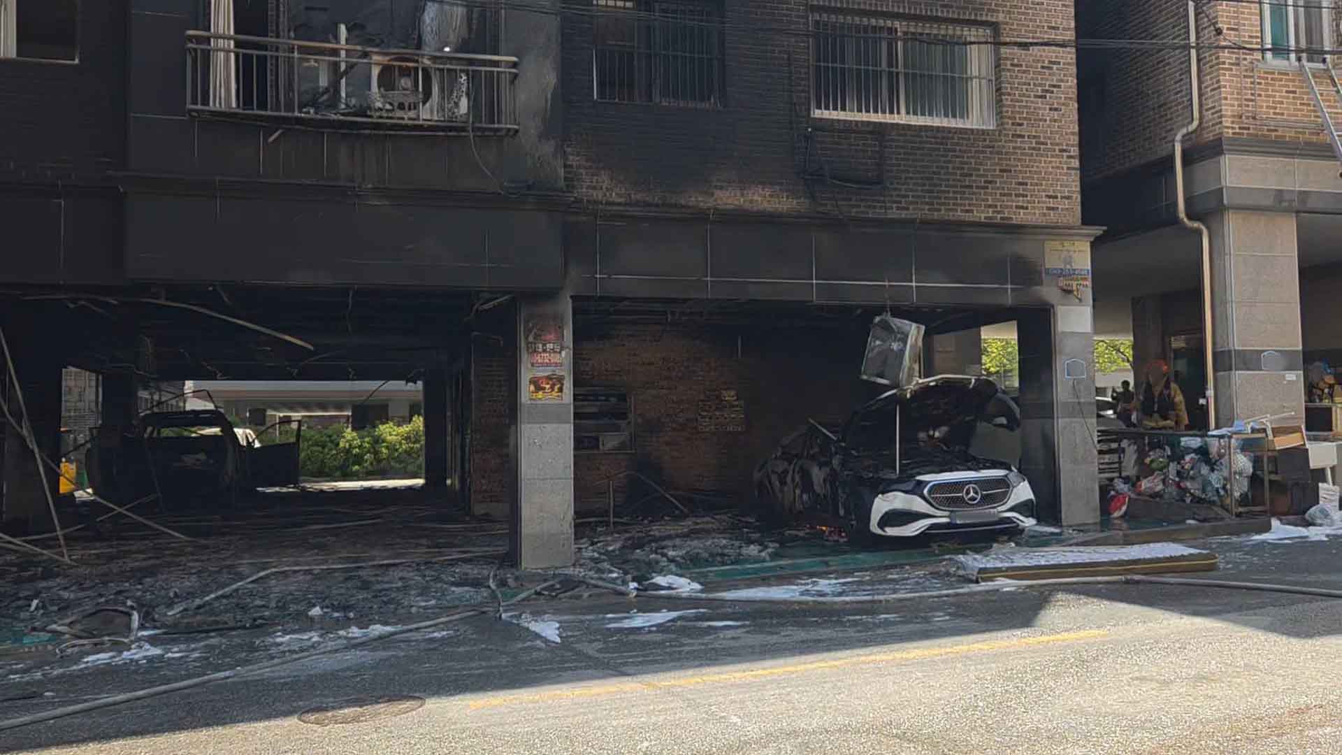 '다세대 주택 화재' 30대 여성 영장 발부.. 1명은 끝내 숨져