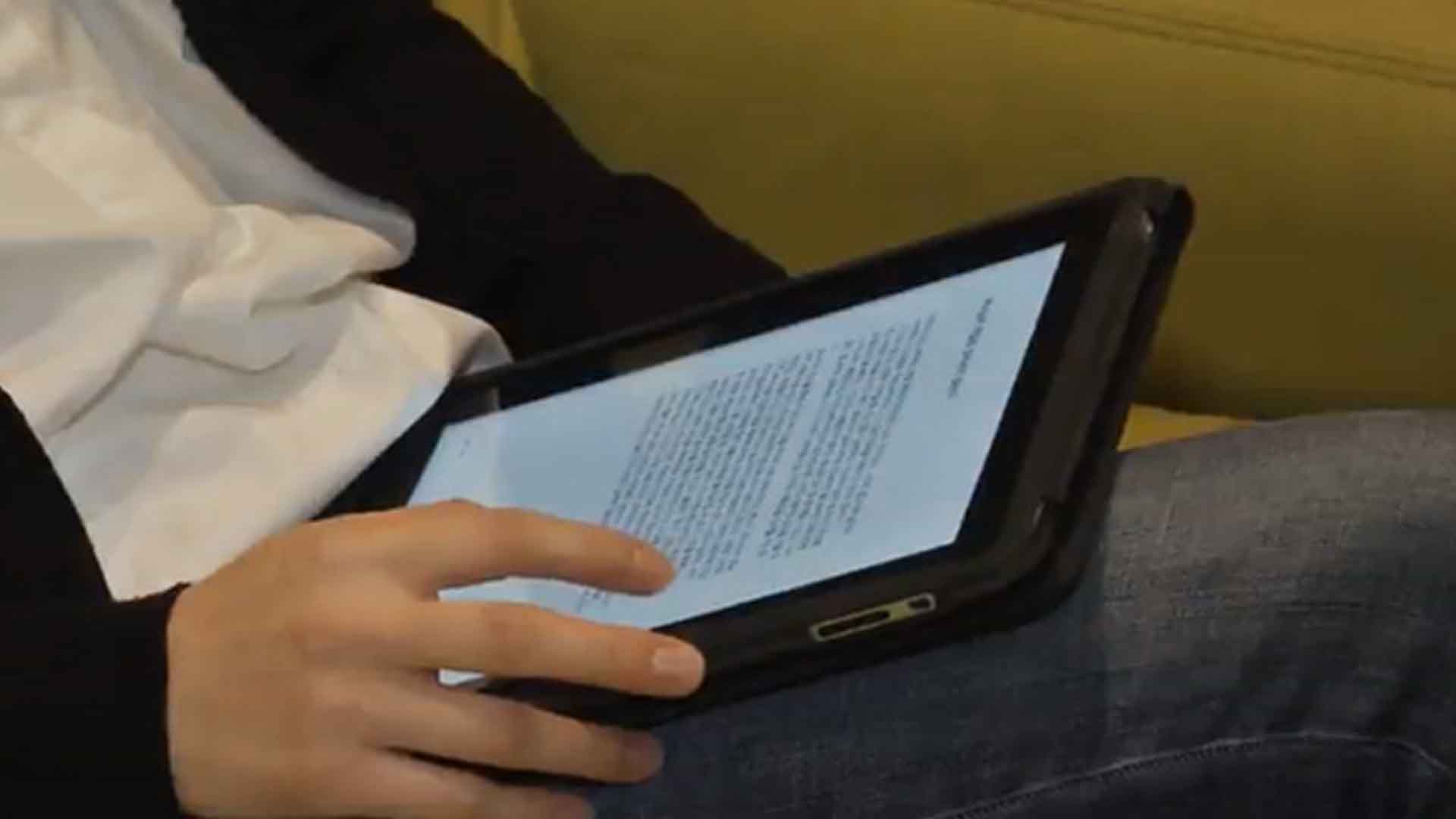 도서관도 'e북 열풍?'.. 전북 전자자료 구매 1년 새 10배 증가