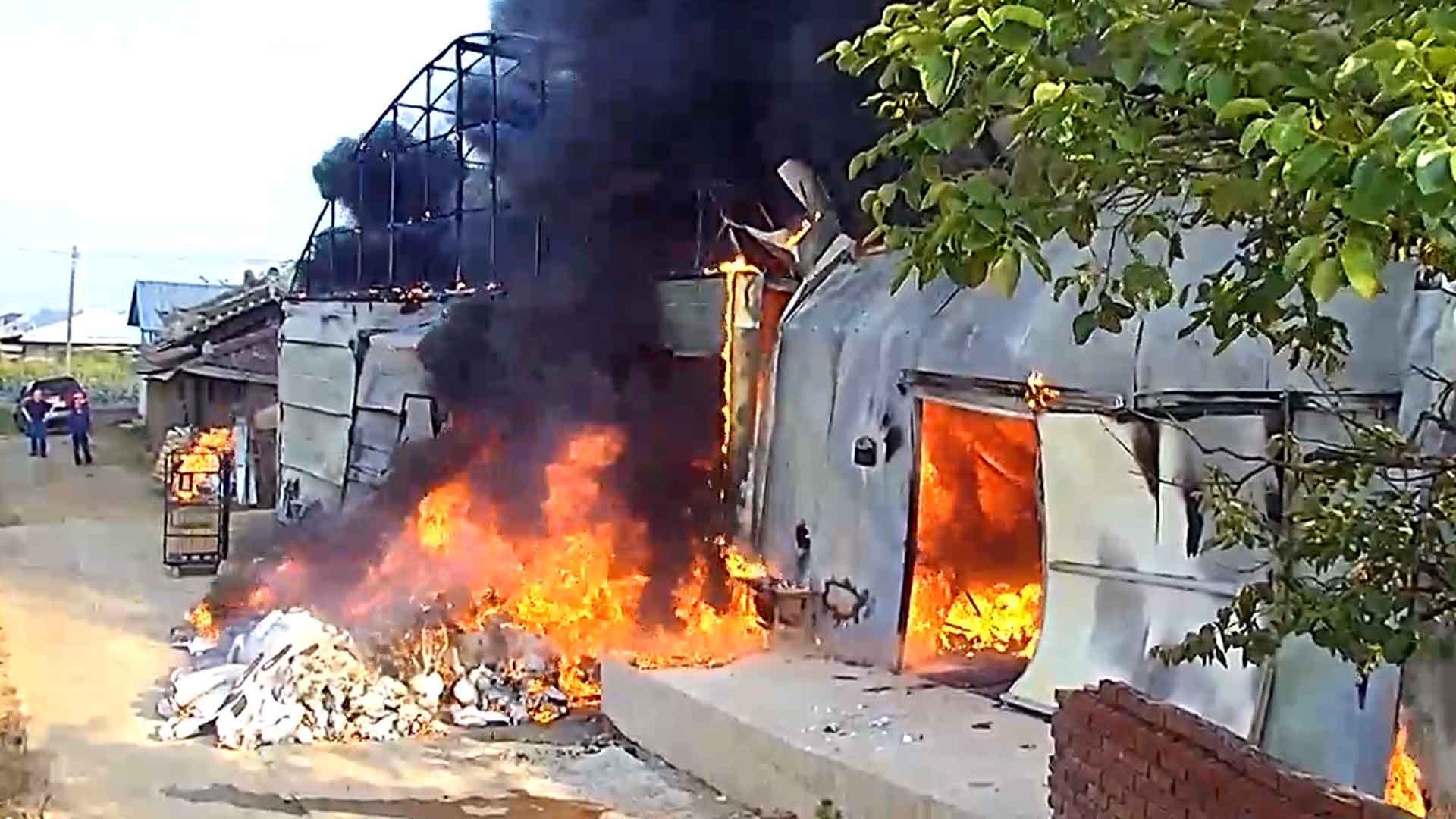 인터넷쇼핑몰 물품 보관 창고 불.. 1억 5천여만 원 피해