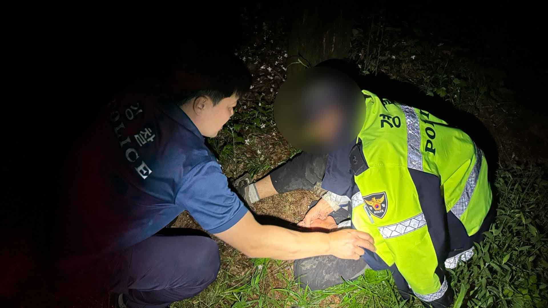 경찰, 모악산 하산 중 길 잃은 등산객 구조