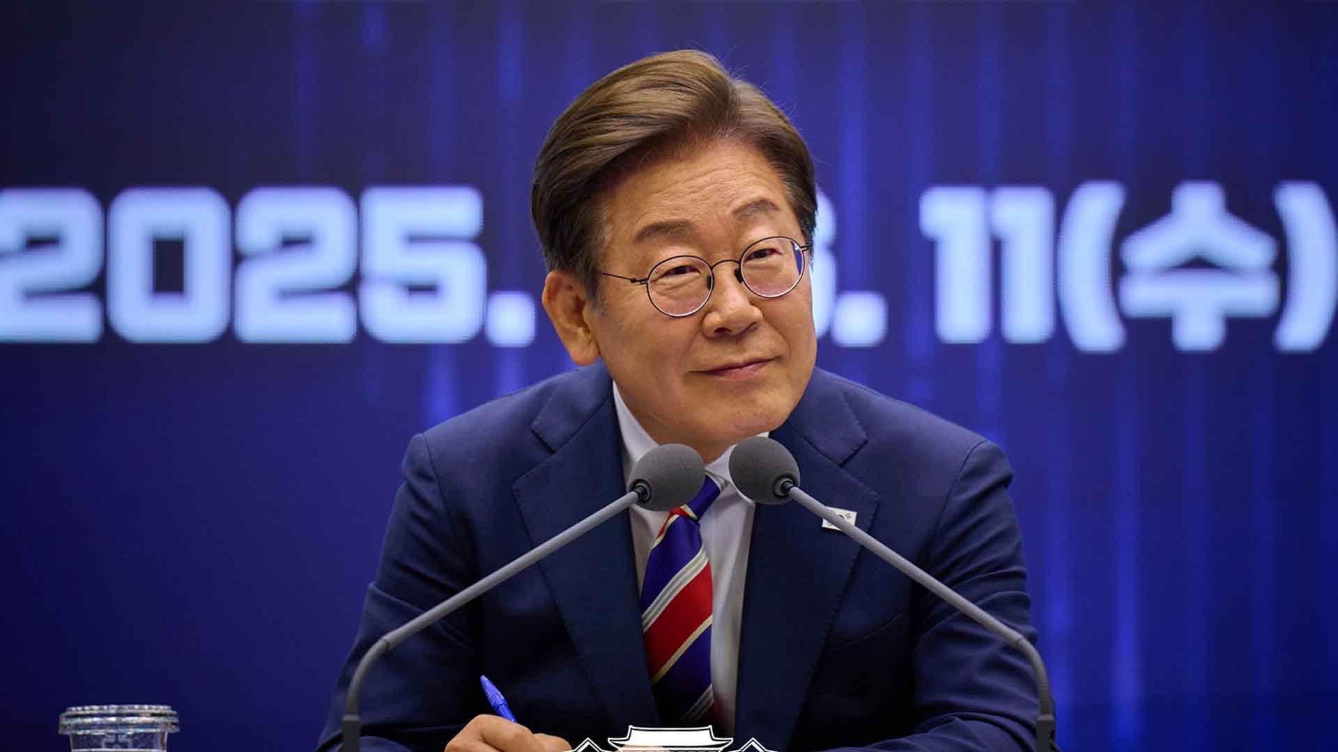 李 대통령 국정수행 '잘한다' 59.3%.. 민주 48.4%·31.4%