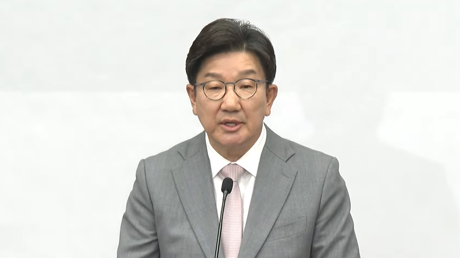 권성동 국민의힘 원내대표 사의 “선거에서조차 당 분열.. 저의 책임 가볍지 않아”