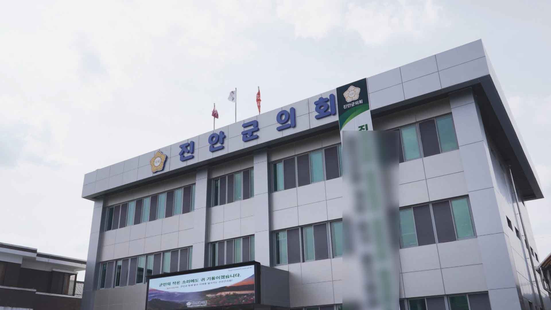 보건소·마을회관에서 디지털 기기 교육해야