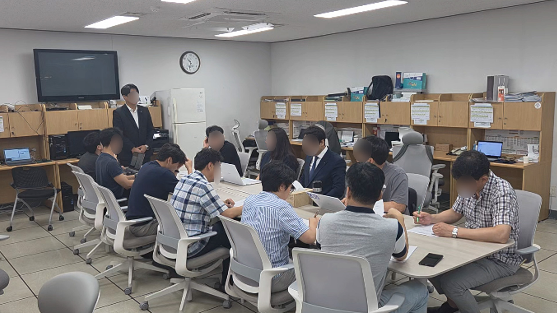 SNS 통해 '성희롱 메시지' 보낸 학생..