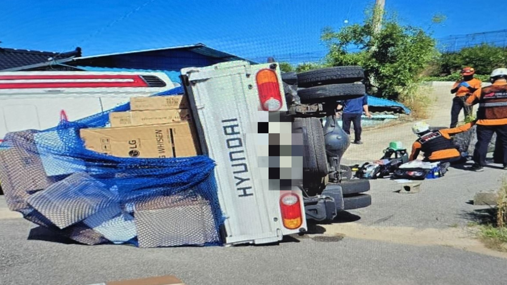 1톤 트럭 멈추려다.. 30대 에어컨 설치기사 중상