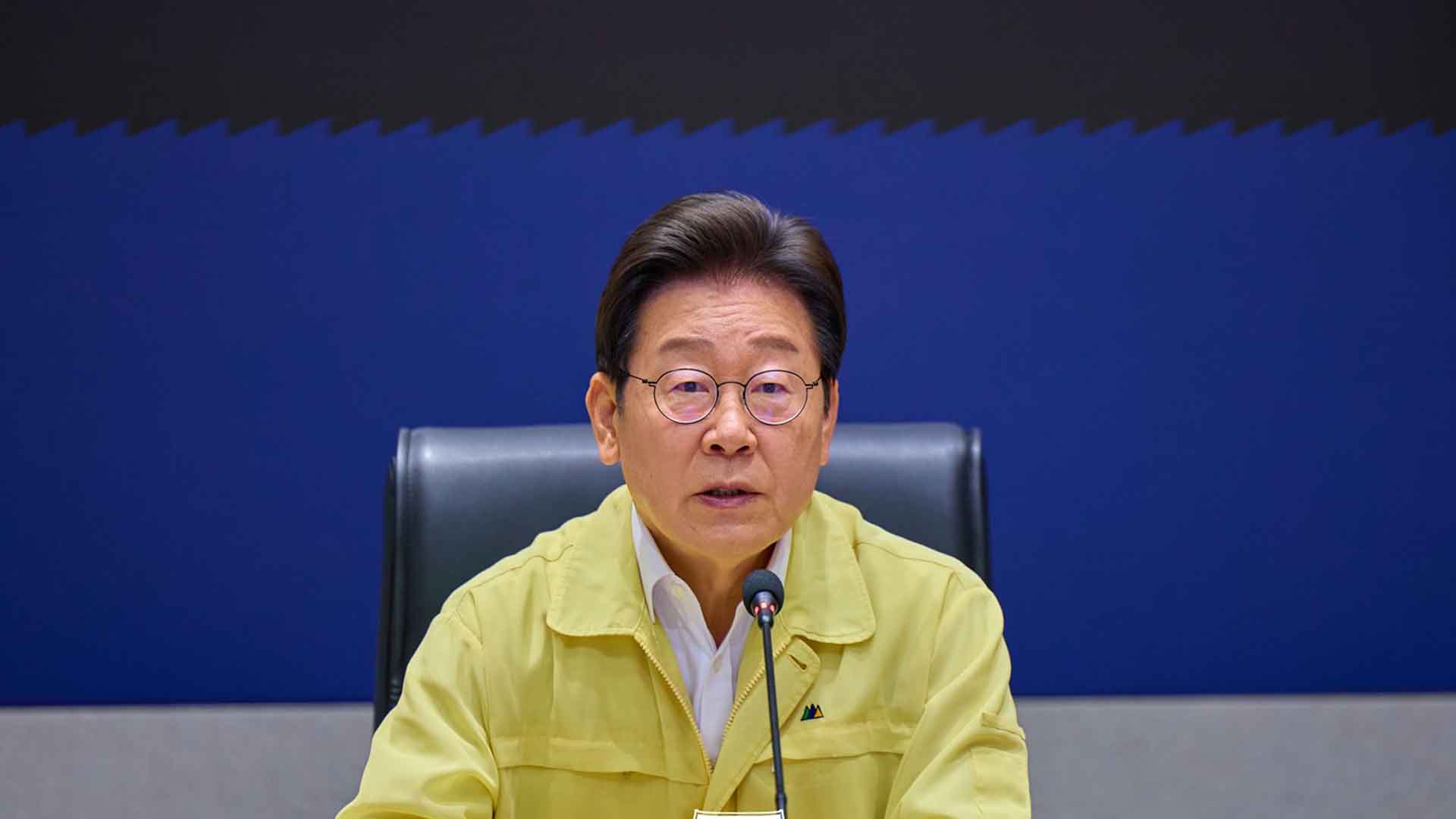 李 대통령 국정 지지율 62.2%.. '취임 후 첫 하락'