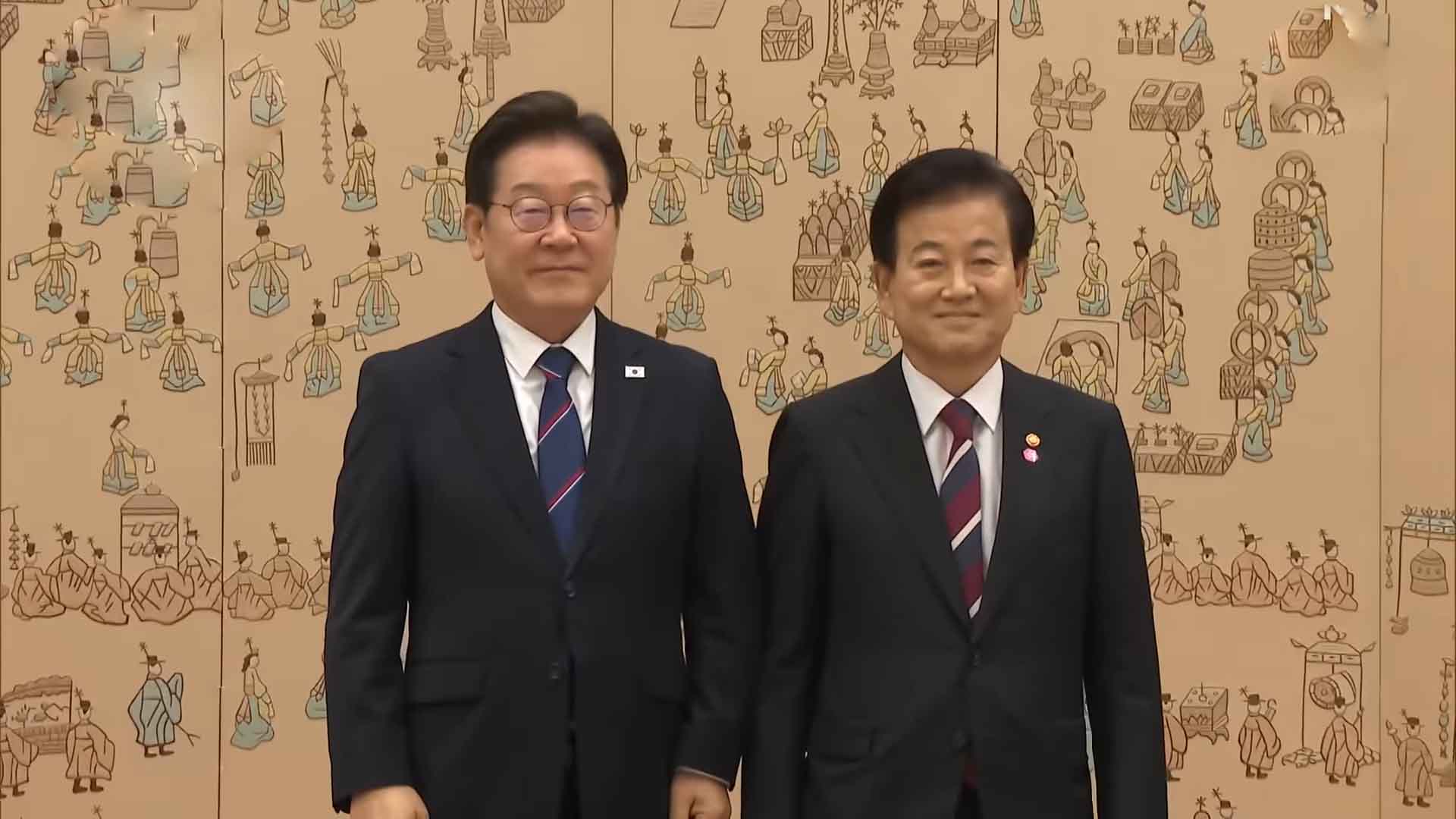 이 대통령, 정동영·안규백 장관 임명장 수여.. 김윤덕 내일 인사청문회