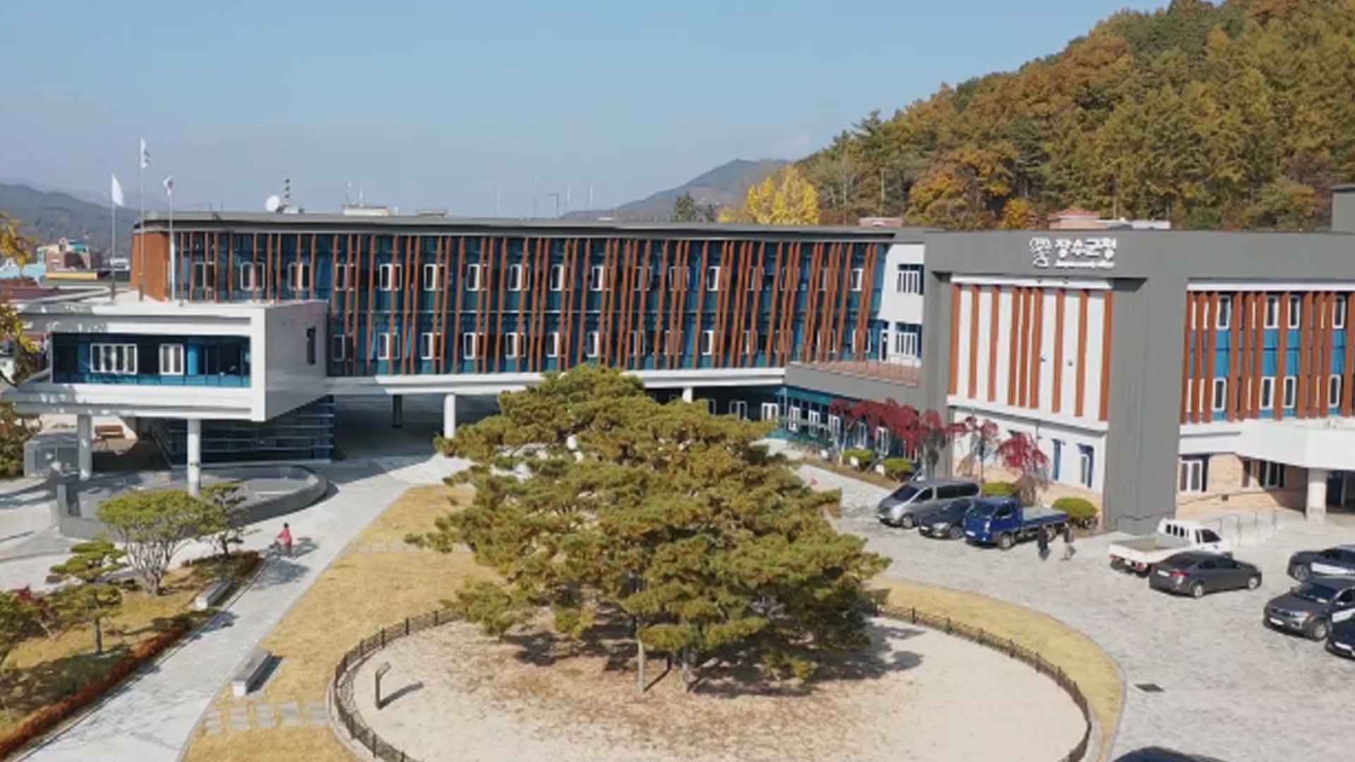 장수군, 토종 붕어 치어 7만 5천 마리 방류 [글로컬소식]