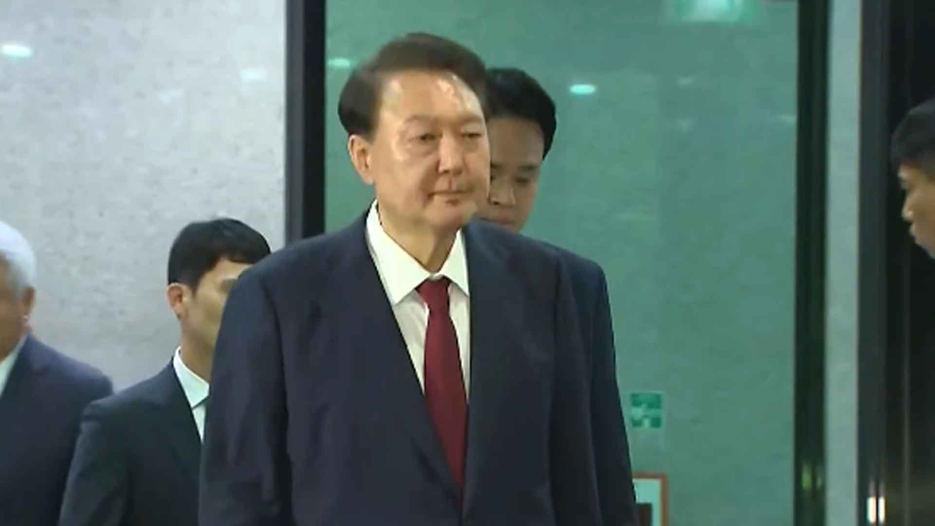 尹, 김건희 특검 2차 소환에 '불응'.. '강제 조치 나설 듯'