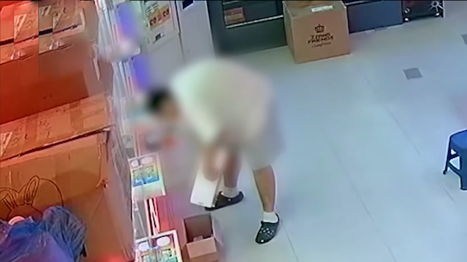 '인형 뽑기방에 연달아 절도 행각 .. 30대·10대 절도범 붙잡혀