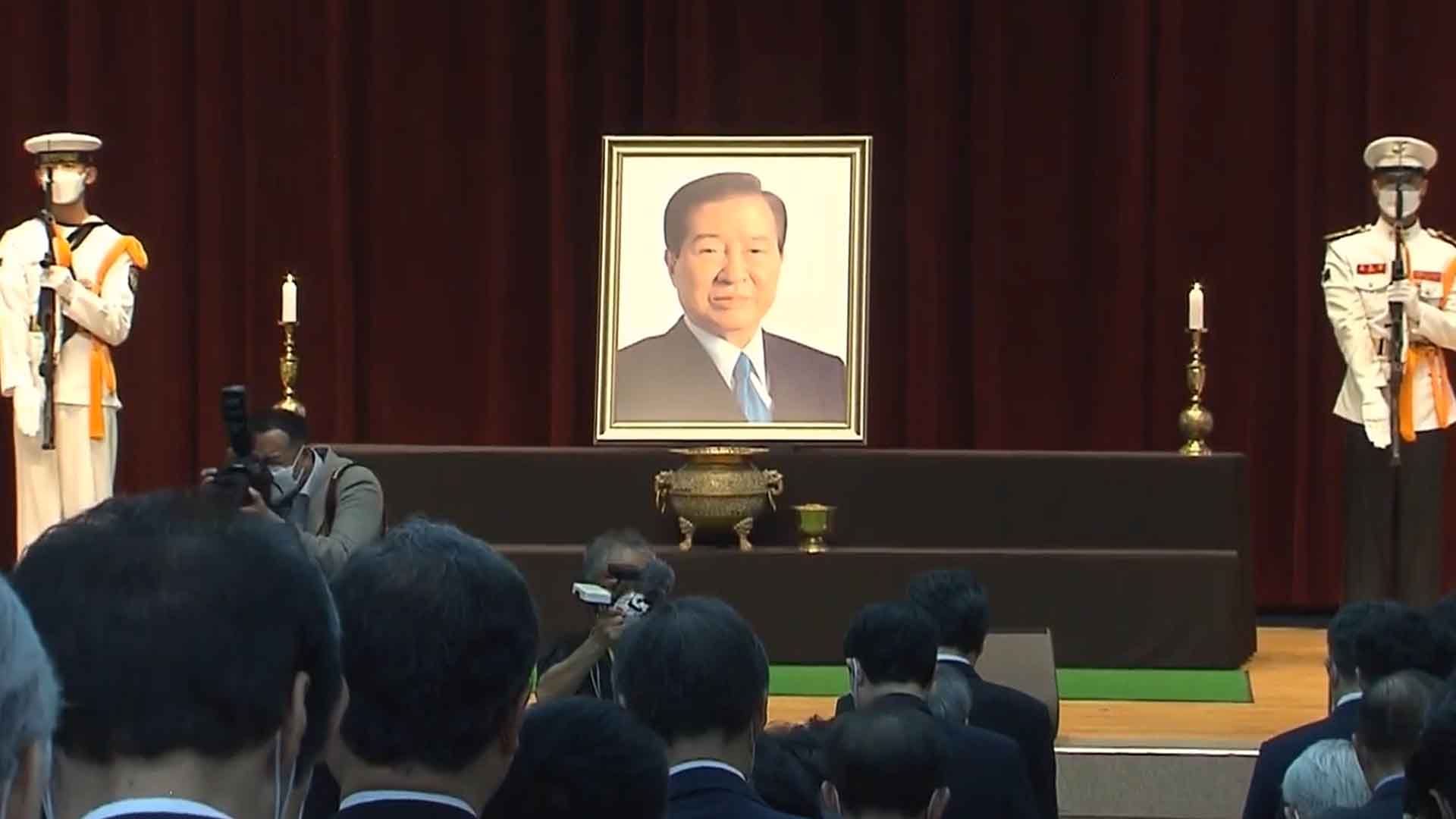 “김대중이 걸었던 길이 대한민국 미래”.. 서거 16주기 추모