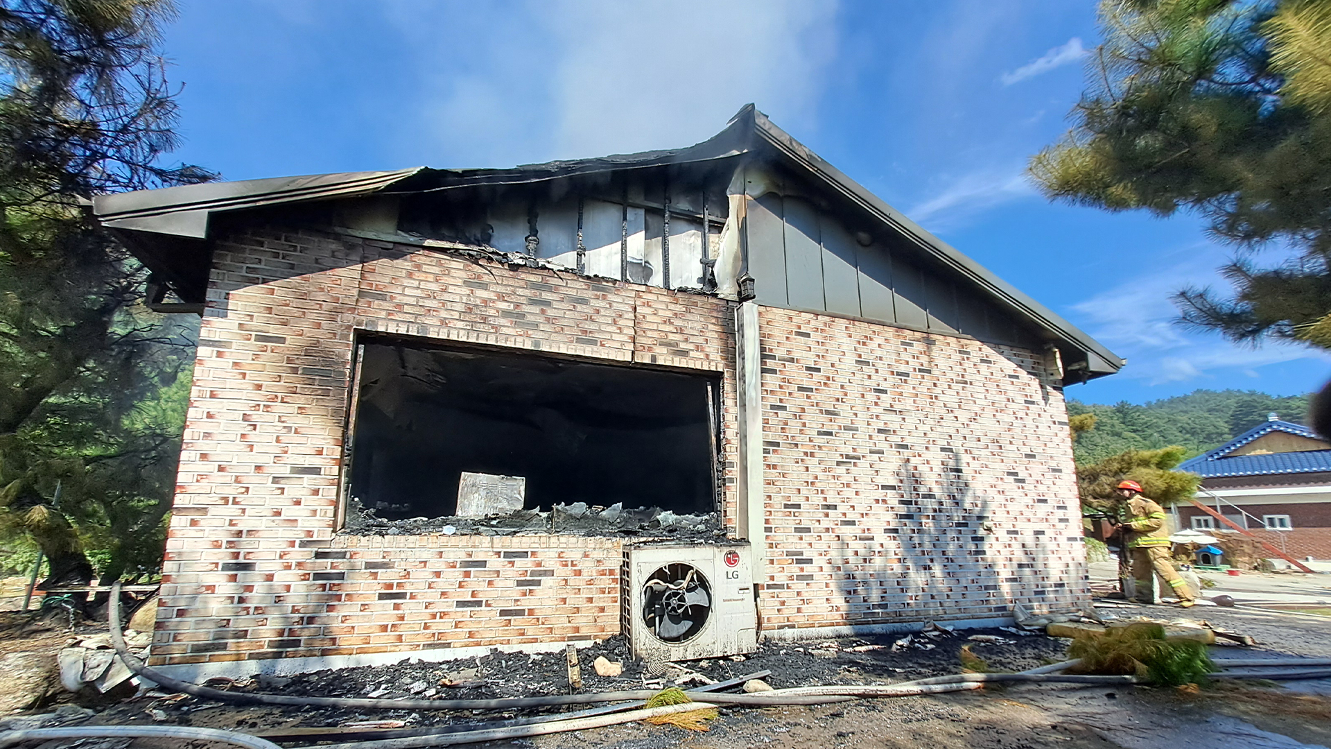 단독주택 화재로 4,400만 원 피해.. 전기적 요인 추정