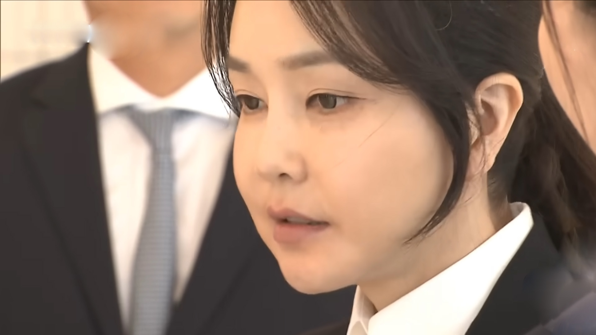 '진술거부권' 행사해온 김건희.. 