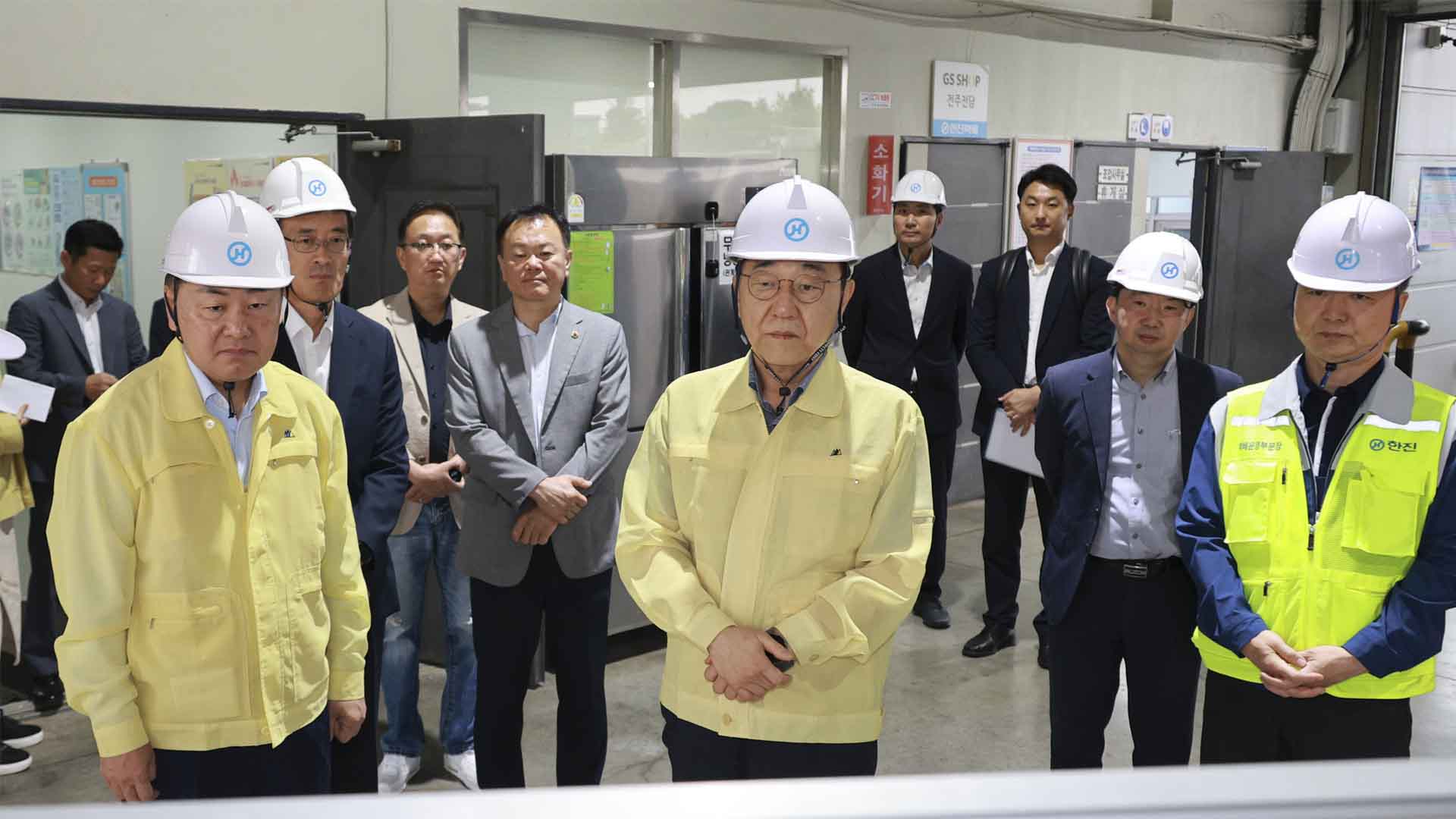 김윤덕 국토부 장관, 택배 관리·노동자 안전 점검