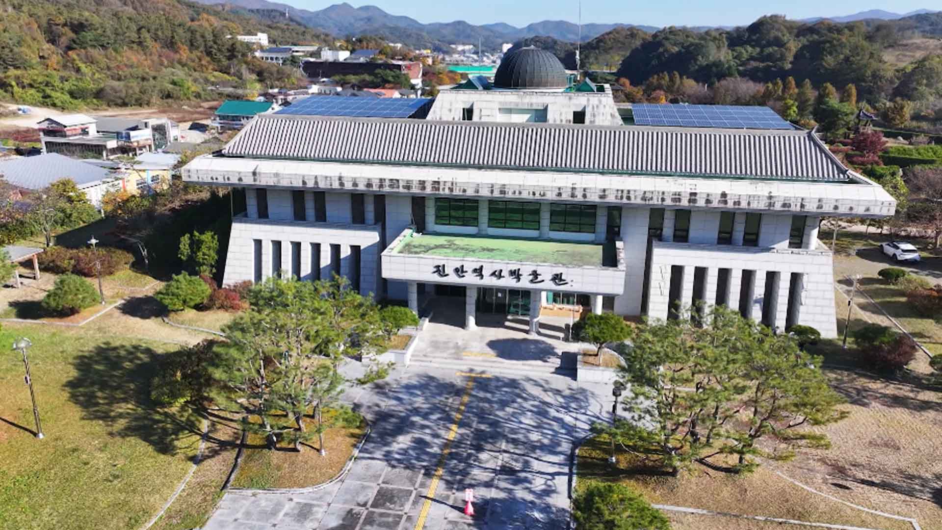 진안역사박물관 재개관..국보 백제문양전으로 첫 선보여