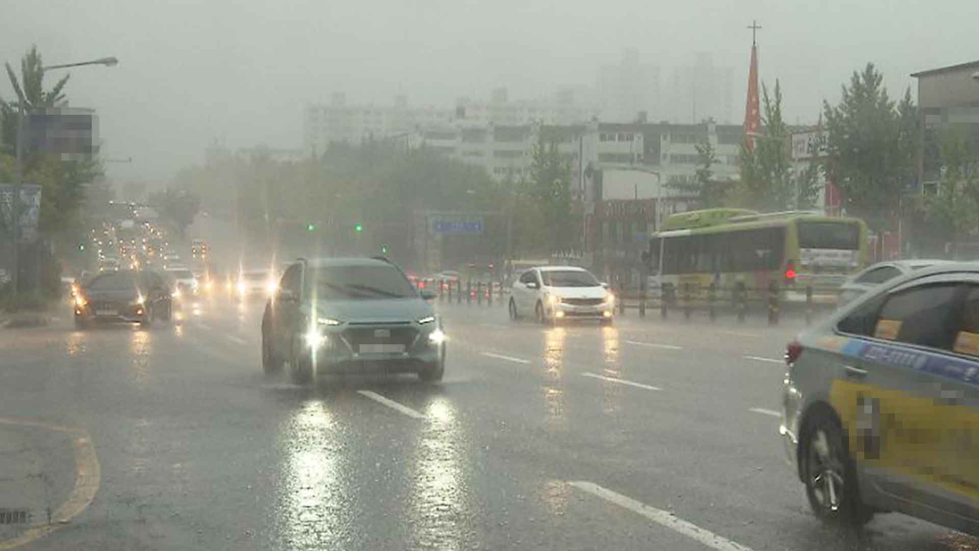 내일 새벽까지 천둥·번개 동반 강한 비