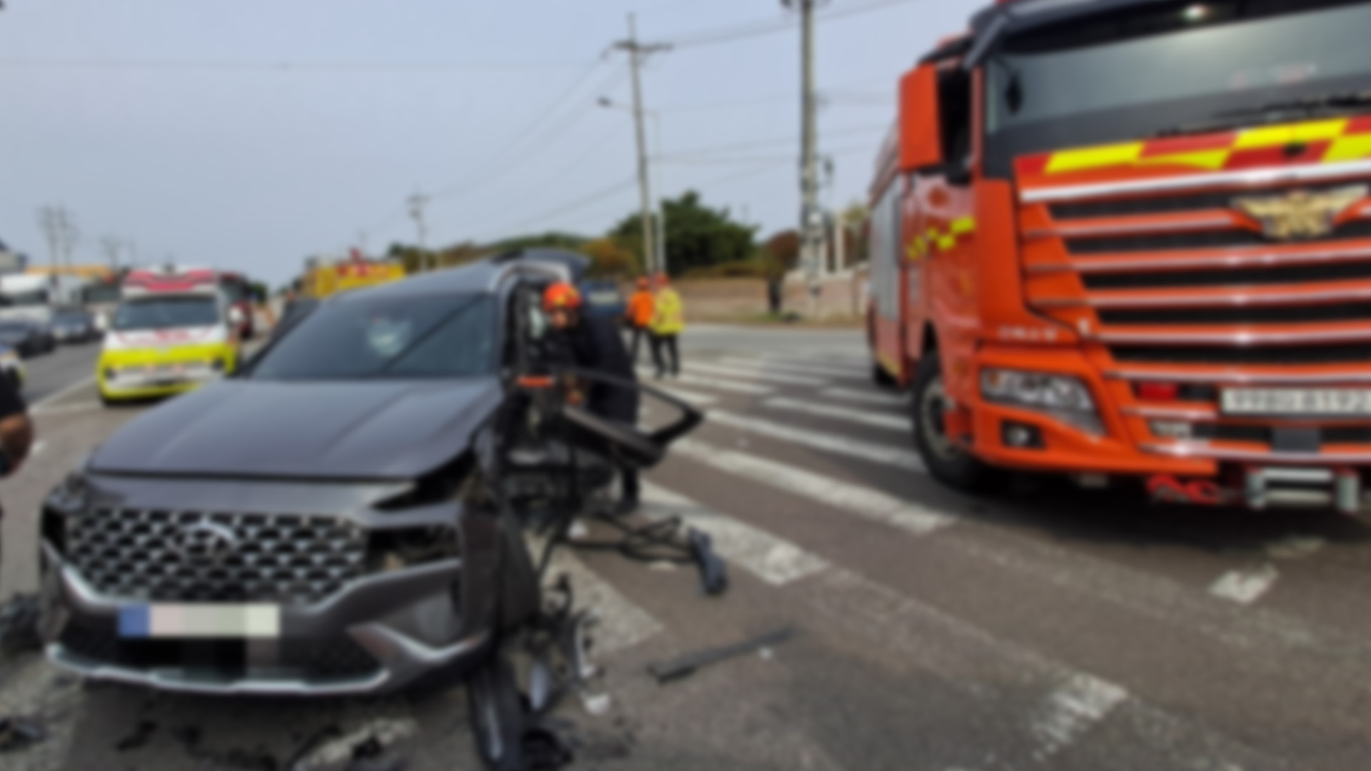 신호 위반 승용차에 들이받혀 60대 SUV 운전자 숨져