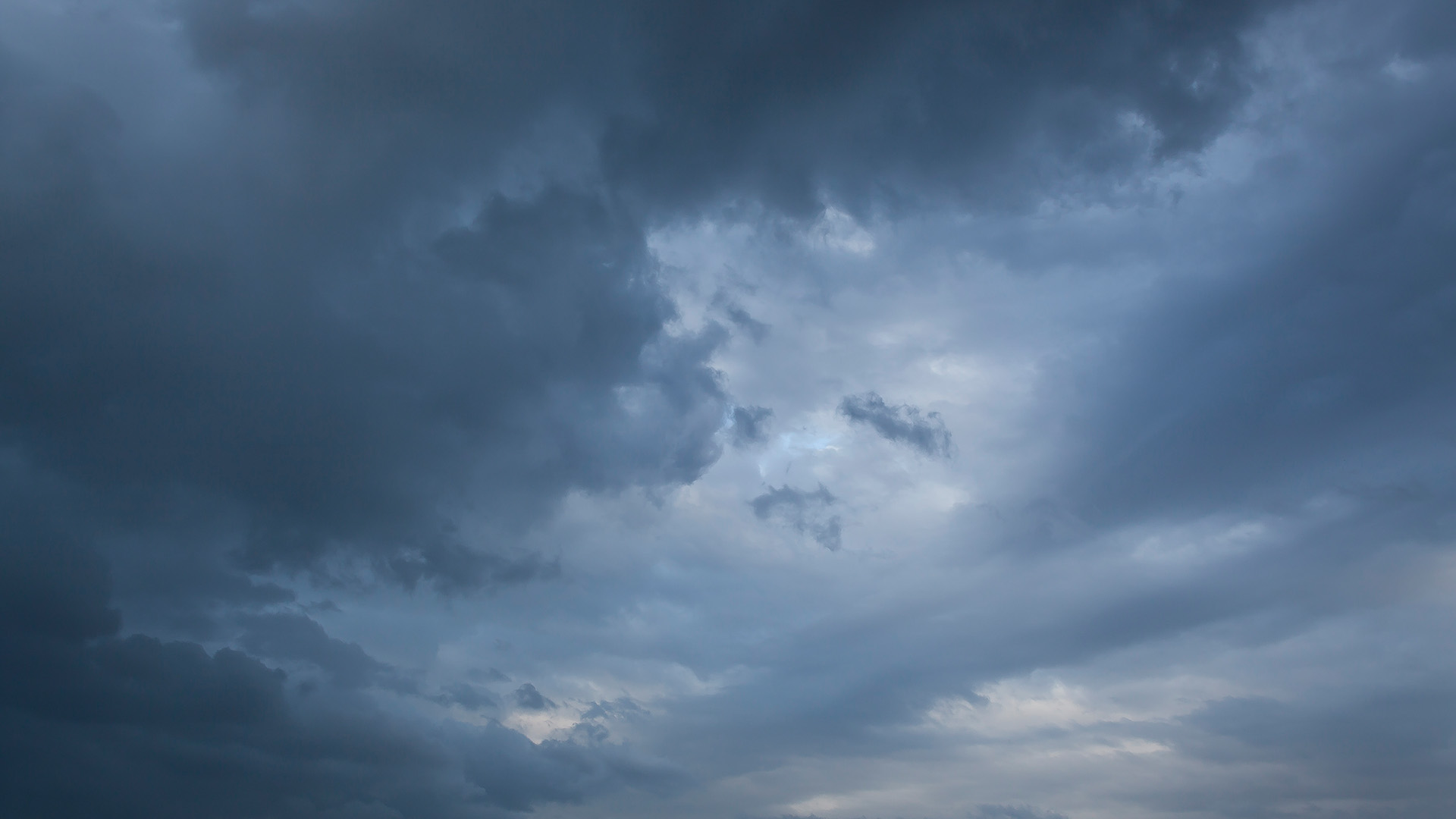 대체로 흐리고 밤부터 10~40mm '비'