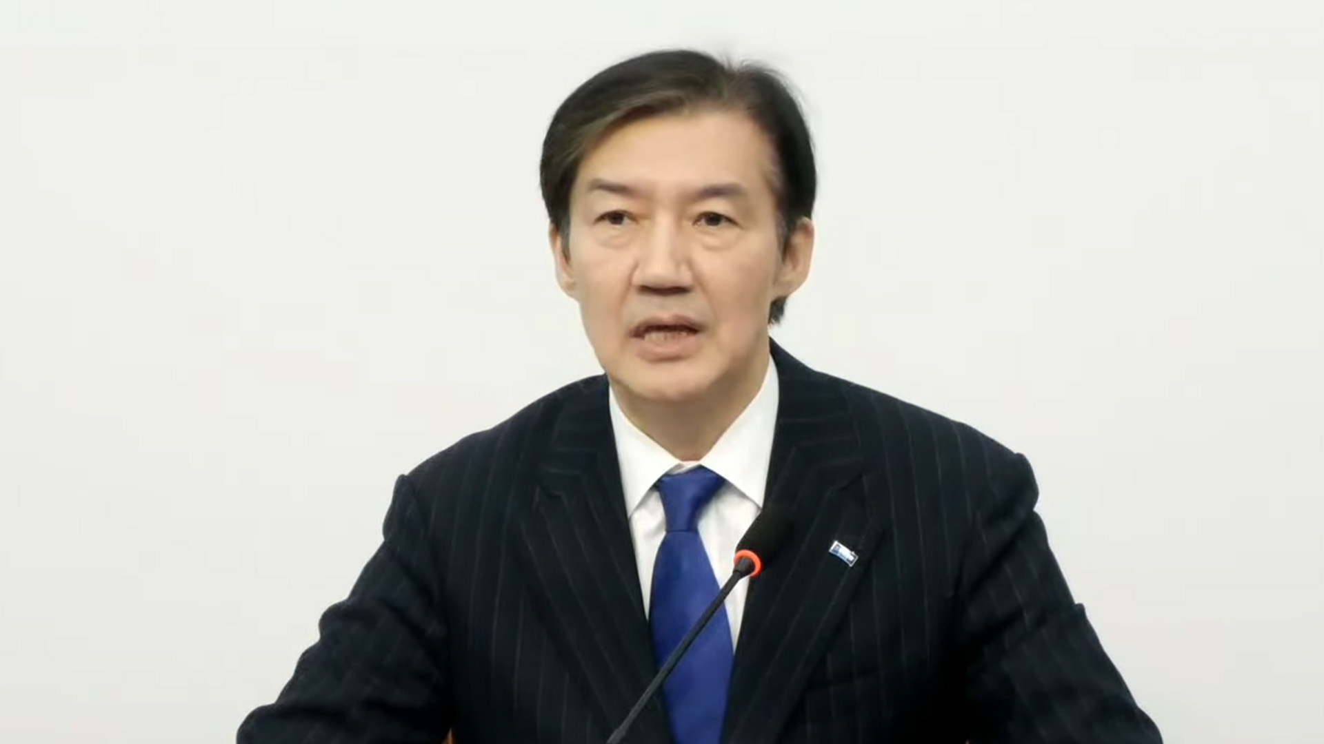 조국, 비대위원장직 사퇴.. 