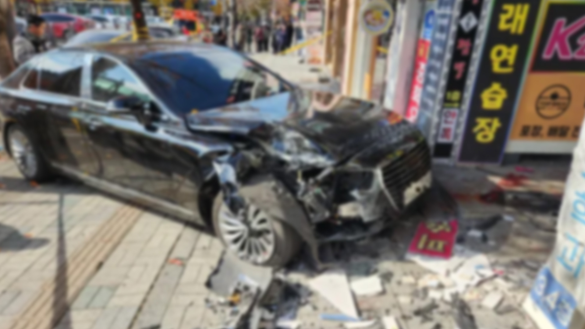 인천서 인도로 돌진한 차량에 30대 엄마·2살 딸 중상…운전자는 70대